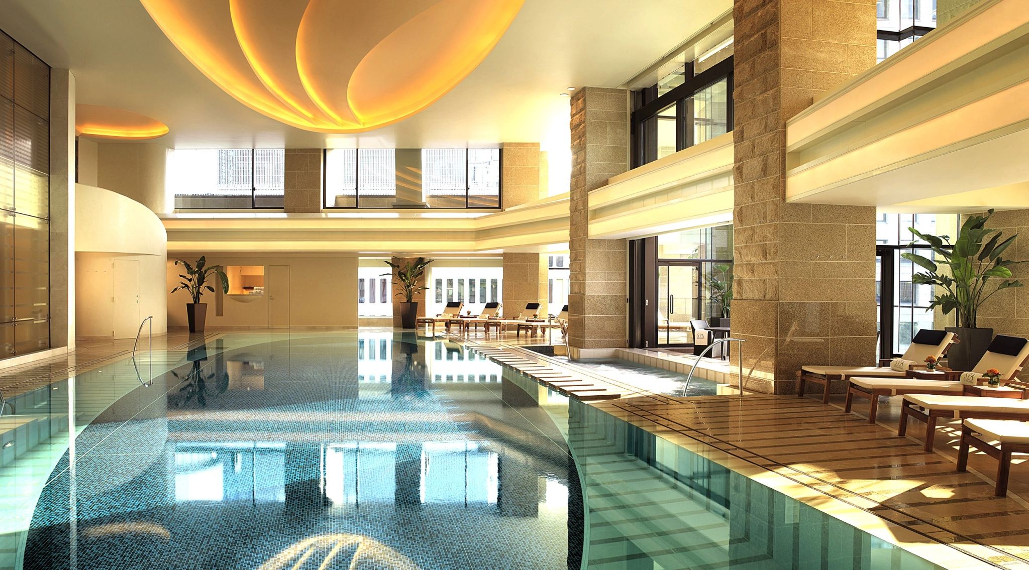 piscina aquecida - bem estar - hotel com piscina - aula de meditaçao