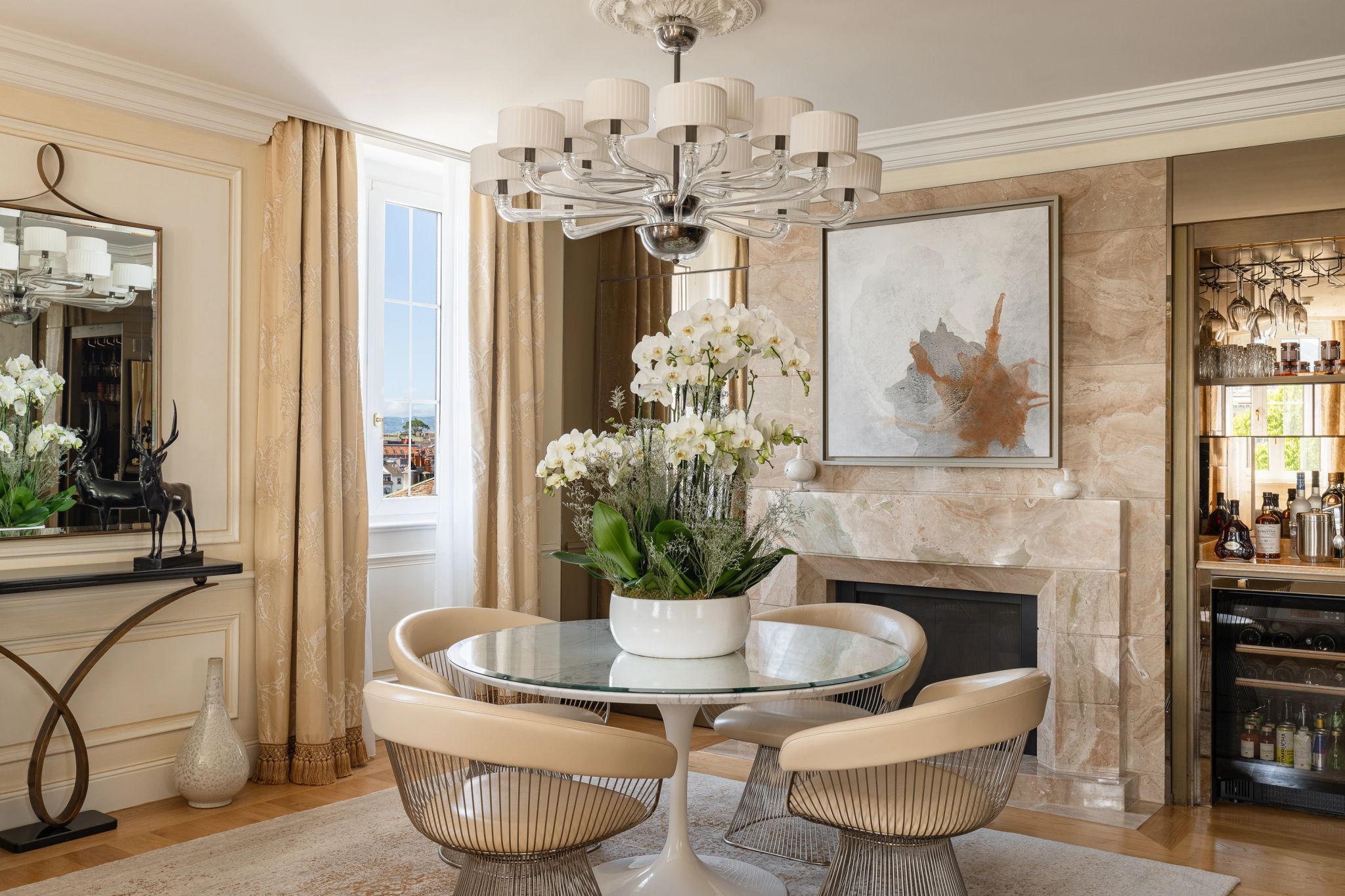 Presidential Suite Bergues sala de estar - sala com lareira - design de luxo