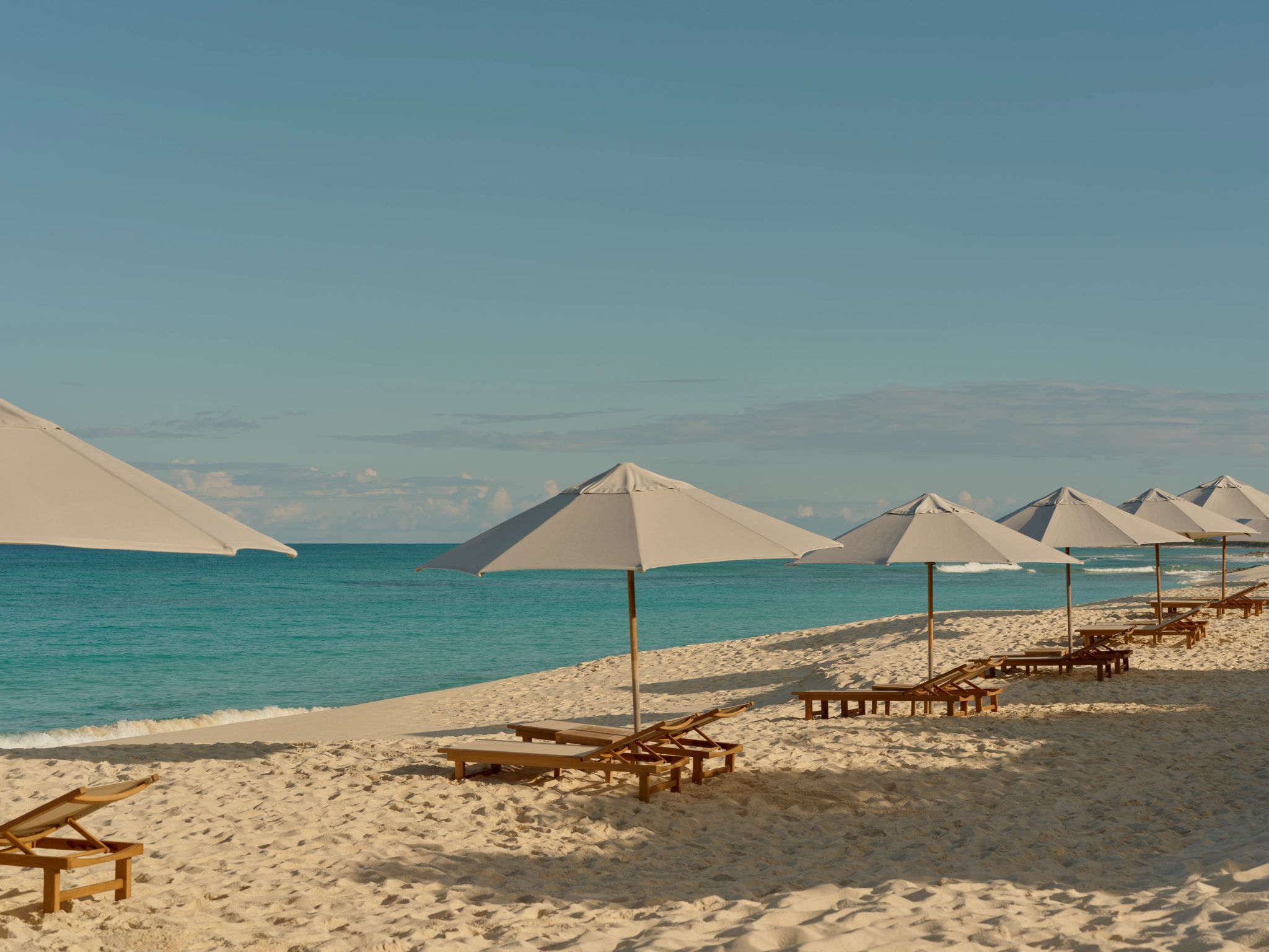 cabanas de praia – praia privativa – mar azul 