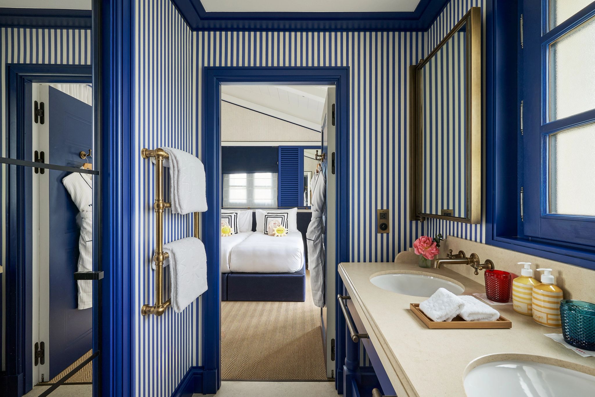 Classic Garden View banheiro luxo - pia dupla - banho premium