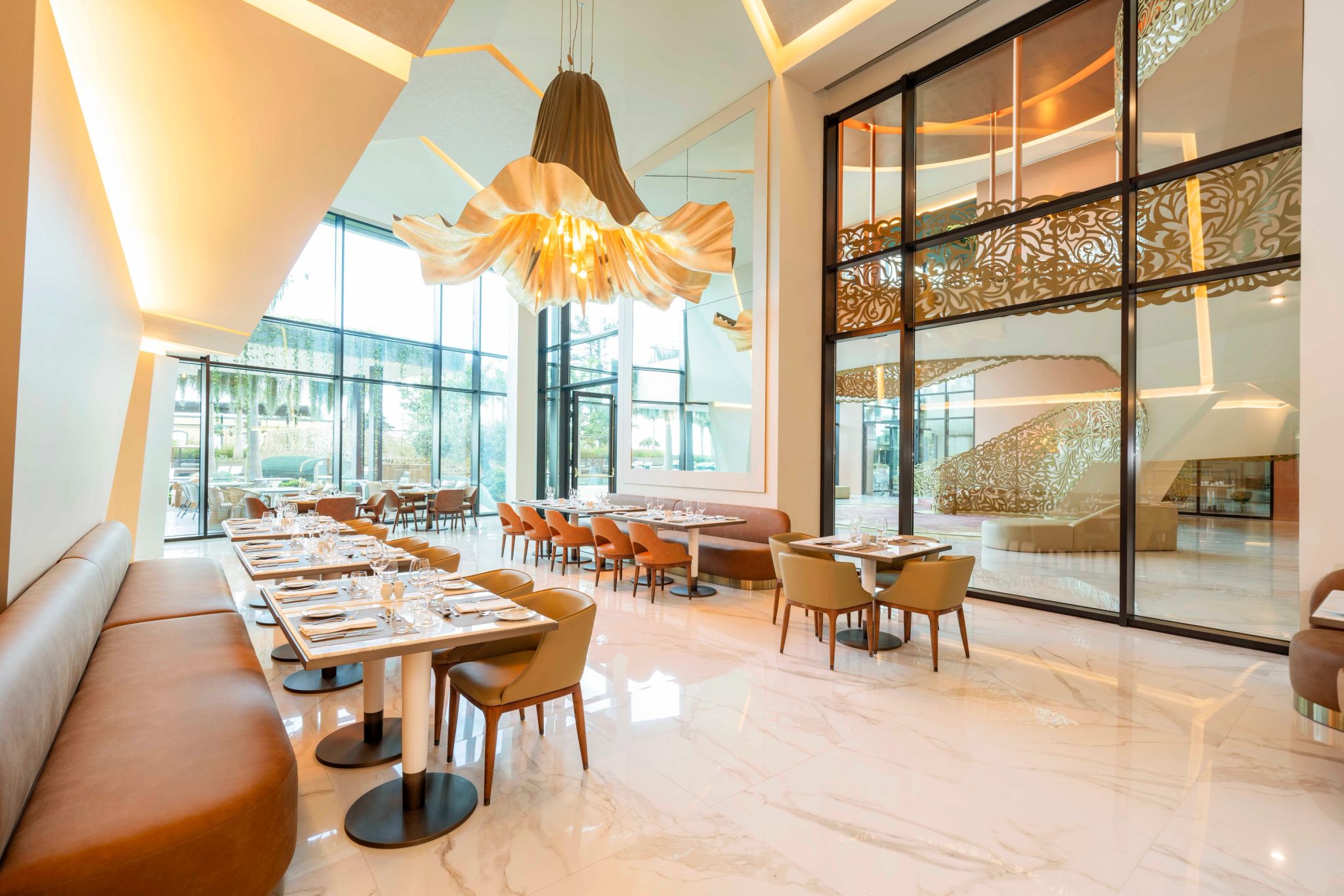 Hibiscus Restaurant ambiente elegante com decoracao moderna no restaurante hibiscus