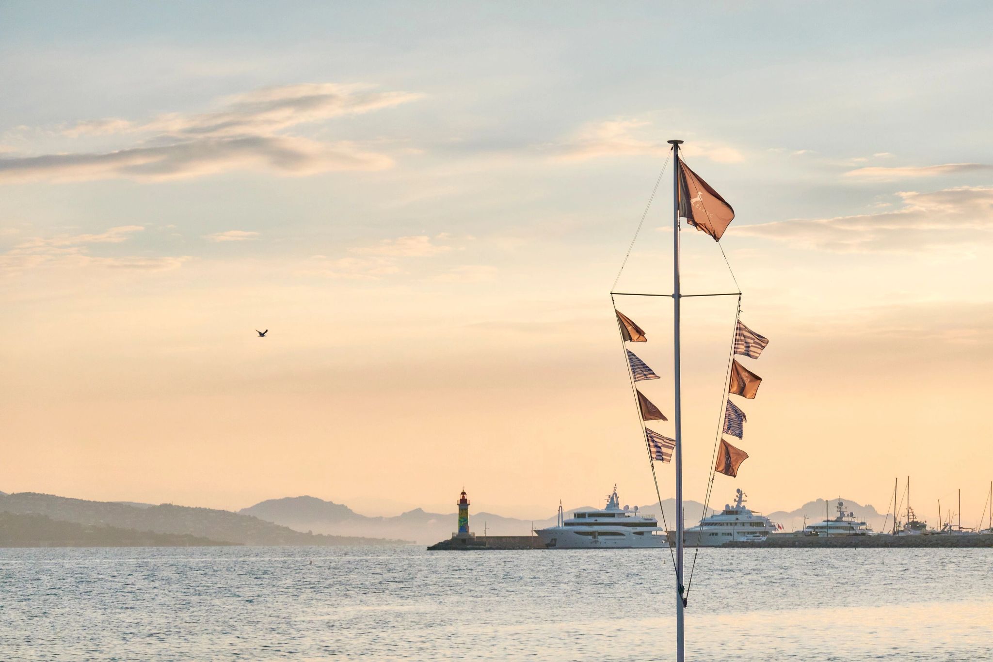 Destino St Tropez por do sol em st tropez – por do sol – mar em st tropez