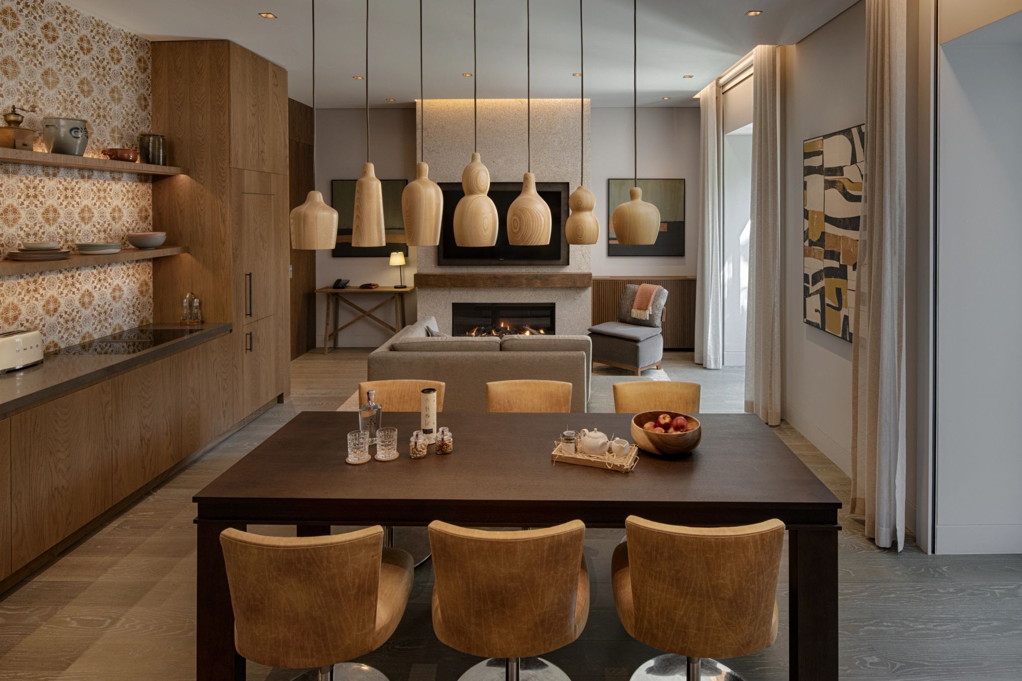 suite ampla - sala de estar - cozinha equipada