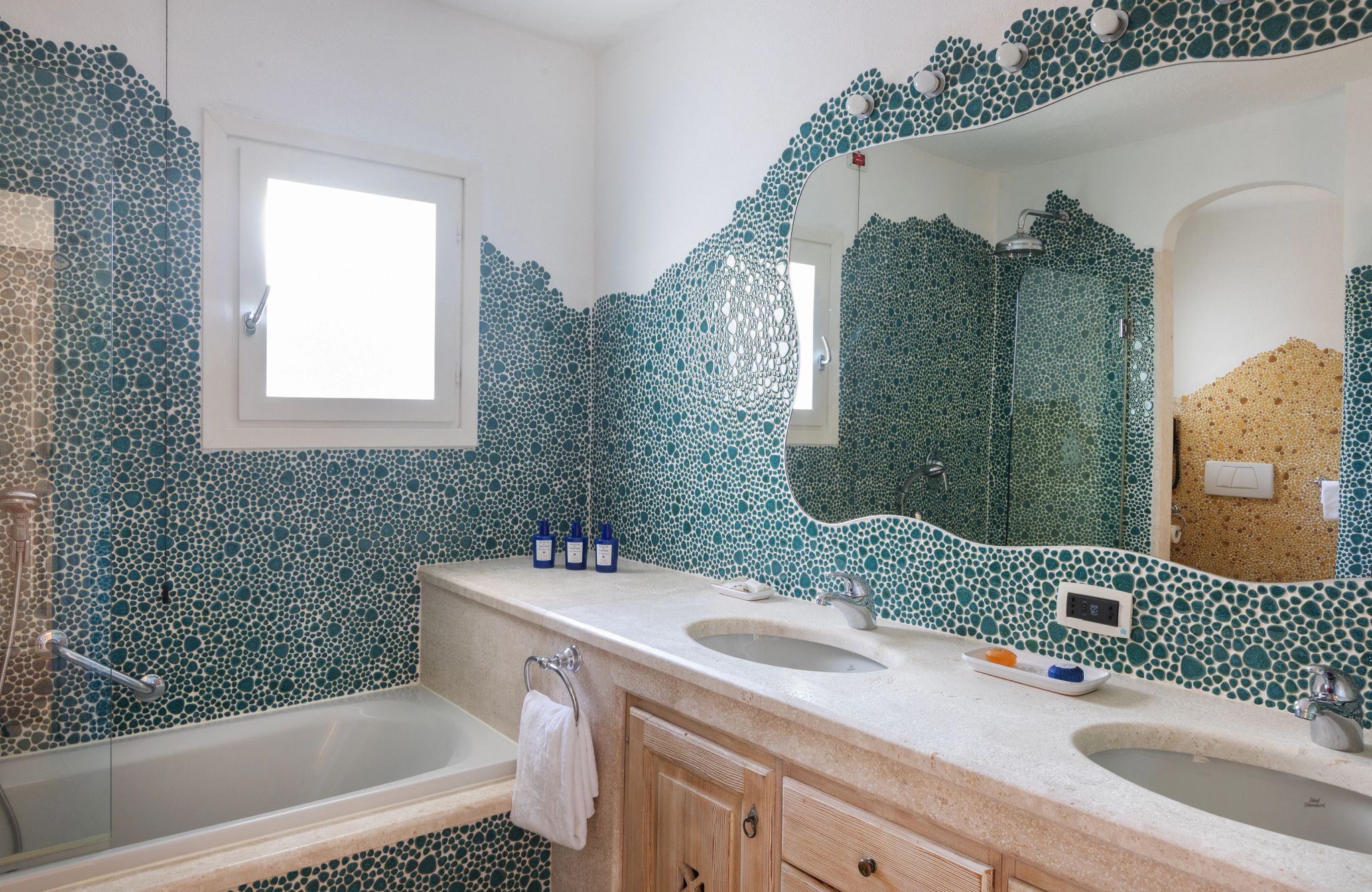 banheiro hotel – banho premium – banho de banheira