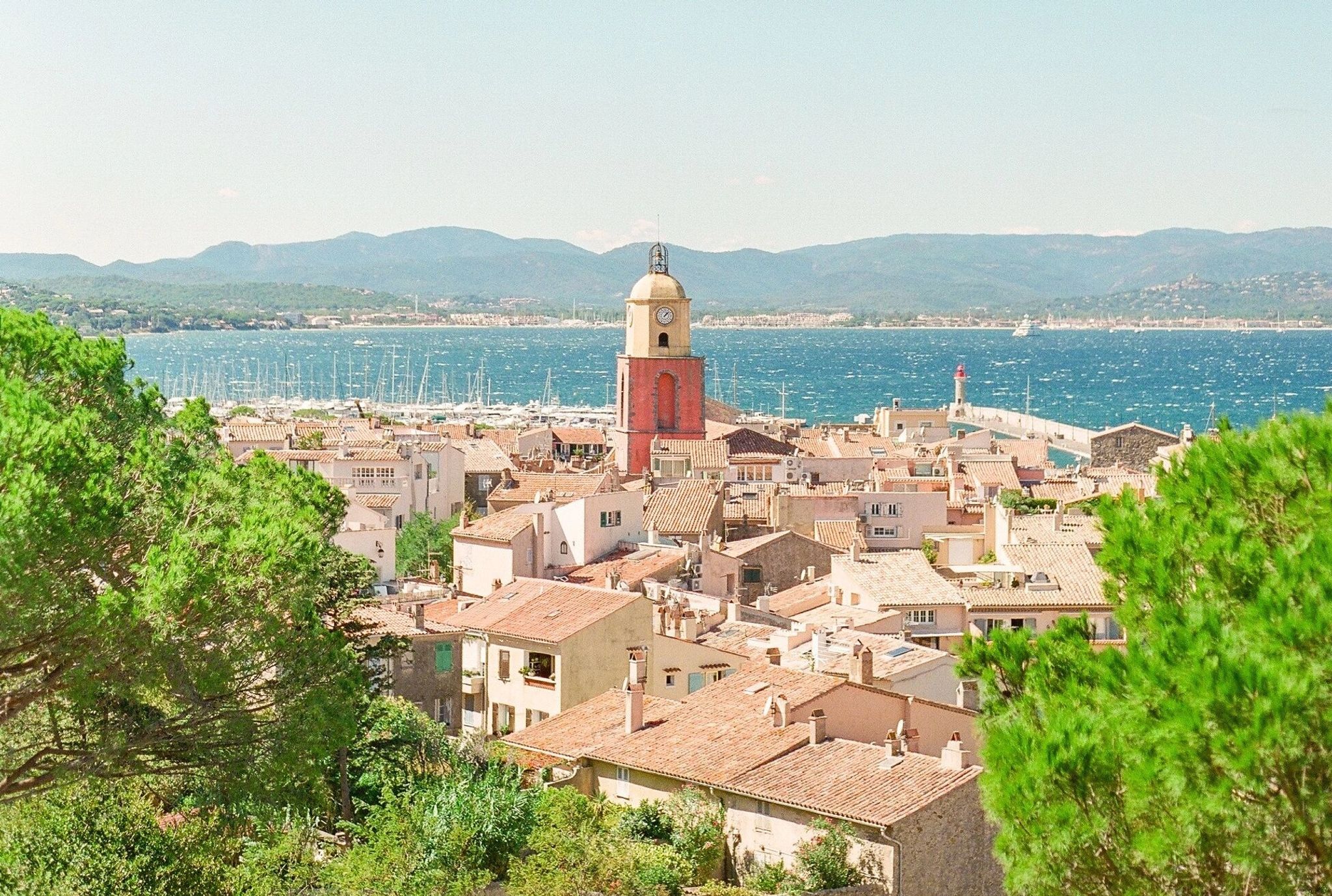 Destino St Tropez  arquitetura europeia – vista st tropez – mar em st tropez