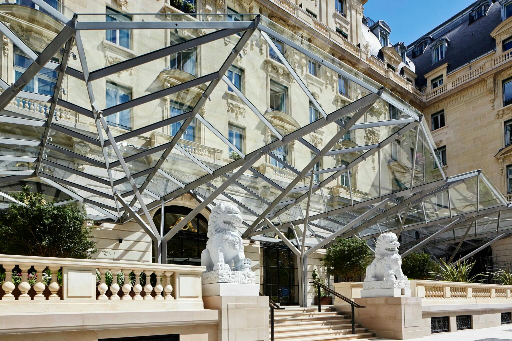 entrada the peninsula paris - toldo moderno 