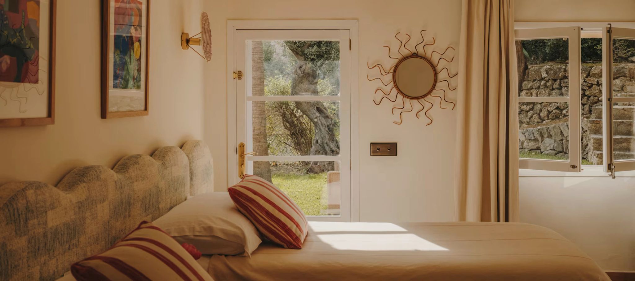 Robert Graves Villa suite premium - cama king - quarto com vista