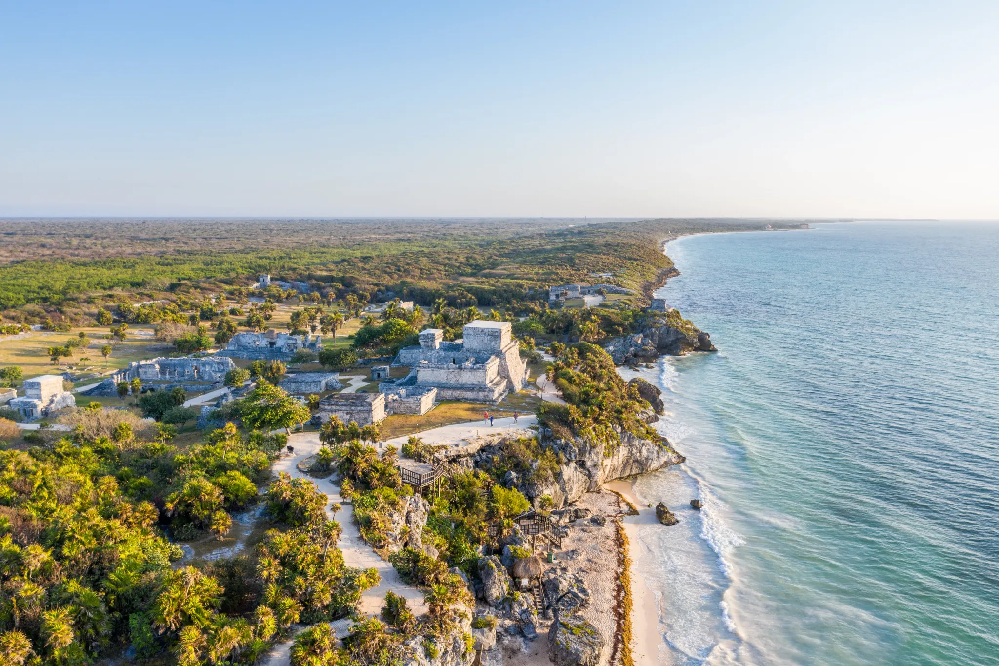 vista do zangão de el castillo, ruina da zona arqueológica