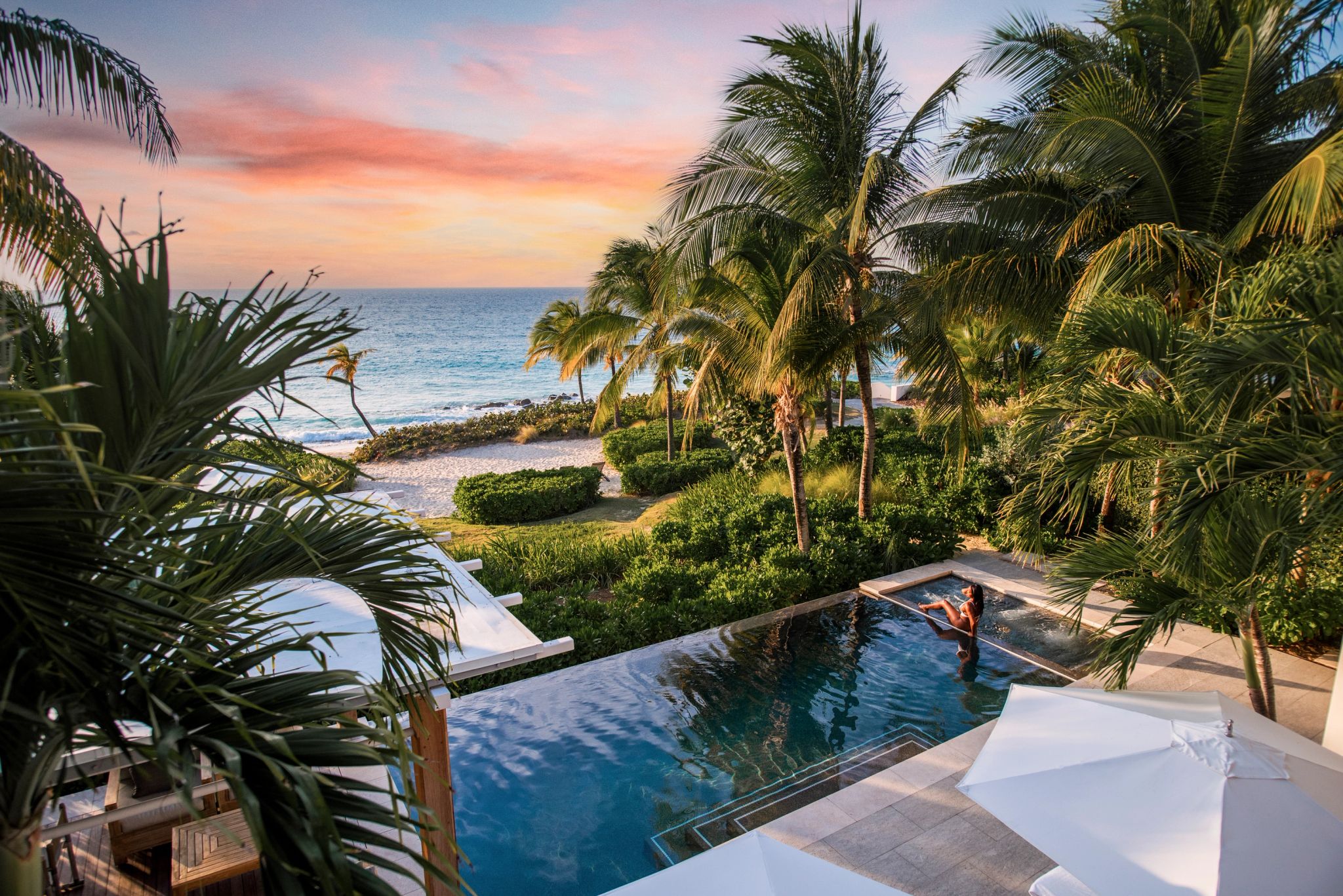 Four Bedroom Beachfront Villa vila de luxo - piscina privativa - por do sol - vila beira mar