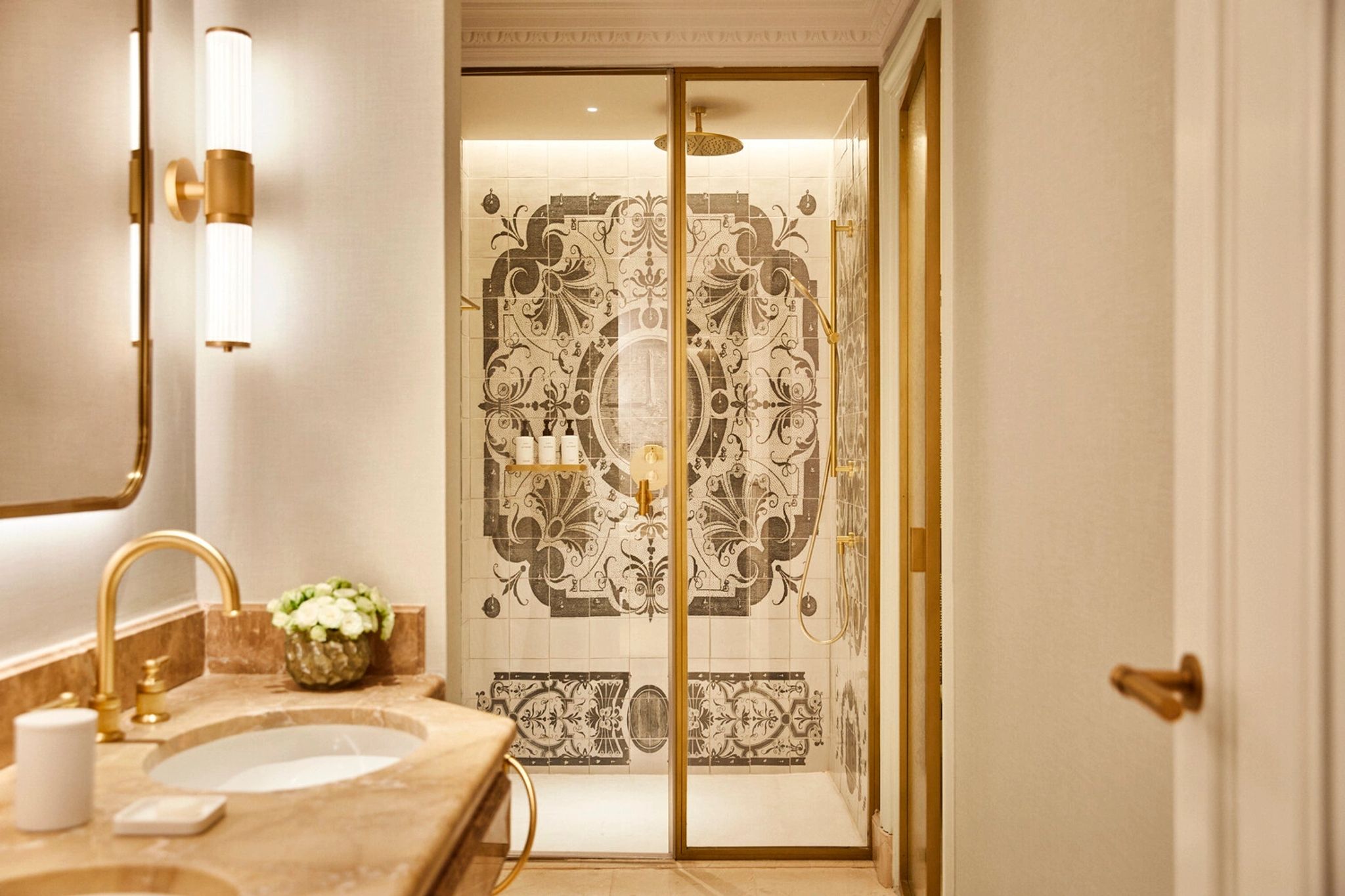 banheiro luxuoso - suite luxo - chuveiro alta pressao