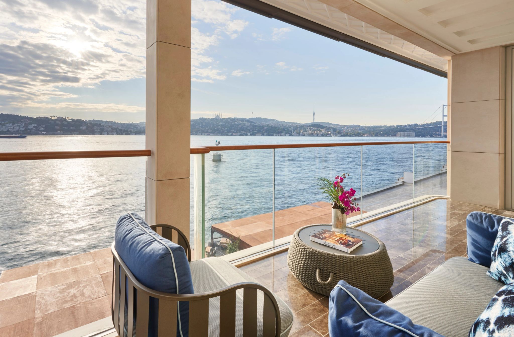One Bedroom Bosphorus Suite suite vista mar - varanda frente mar - varanda privativa