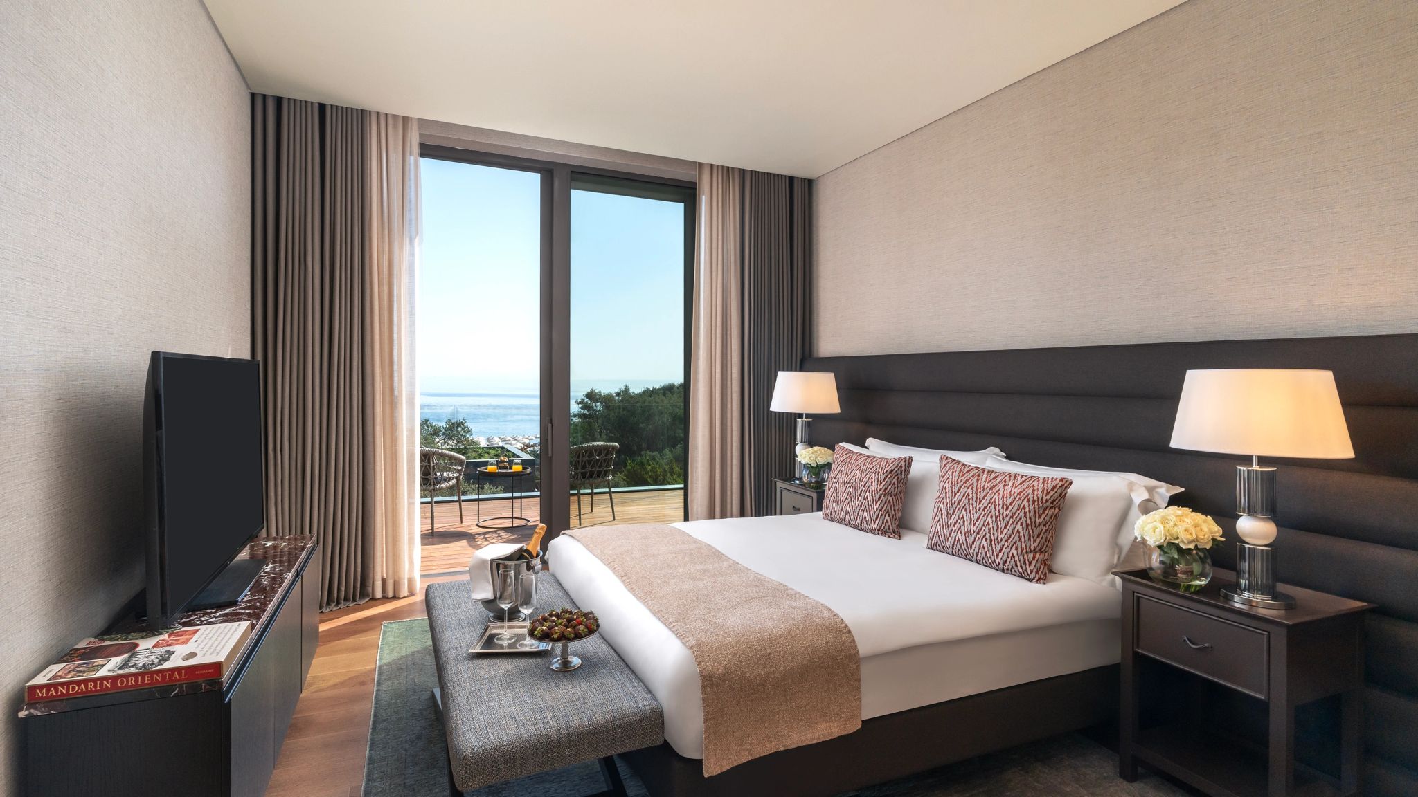 Alisya Villa cama king - decoraçao moderna - vila de luxo