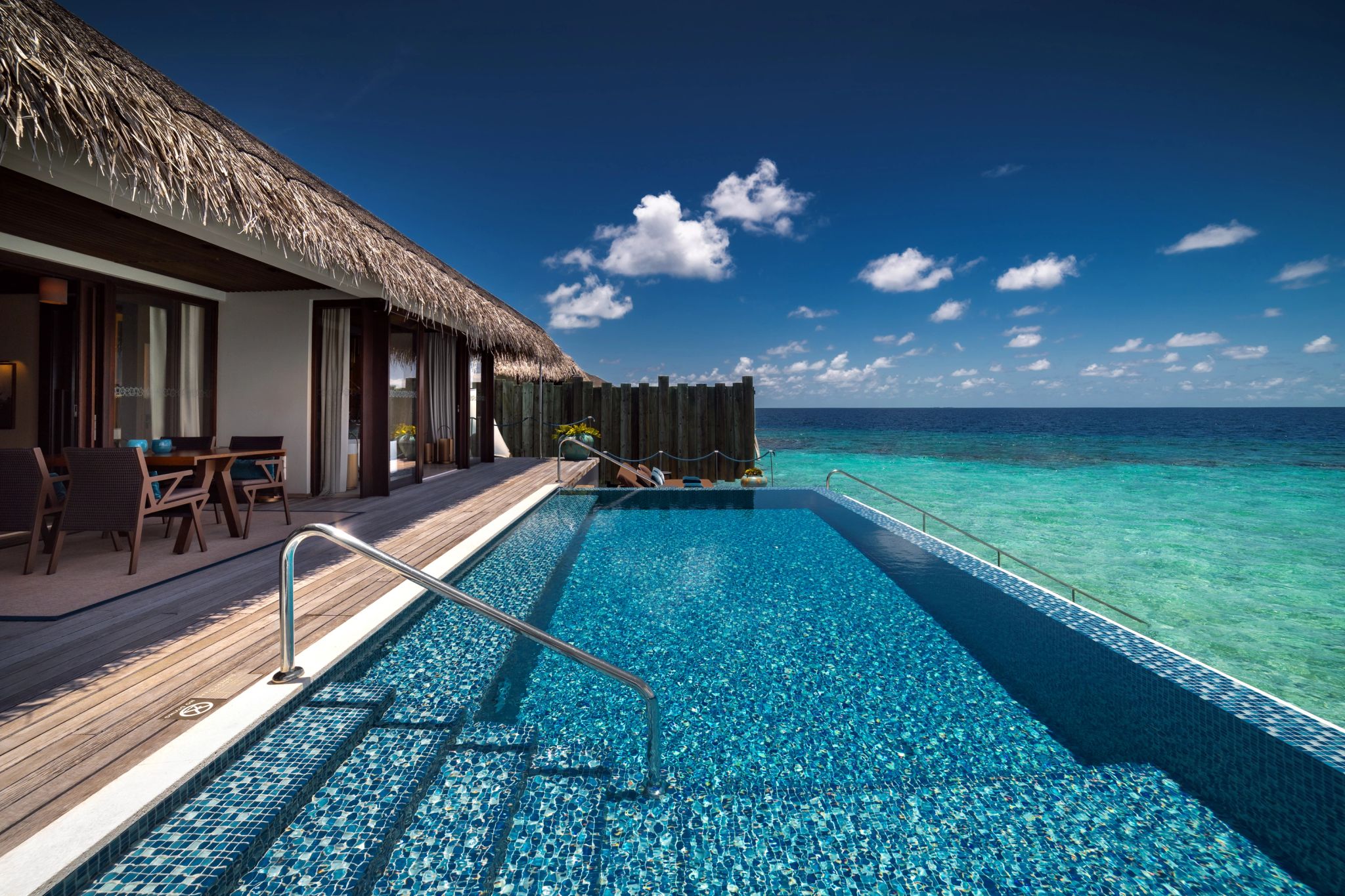 piscina privativa – piscina borda infinita – suite beira mar