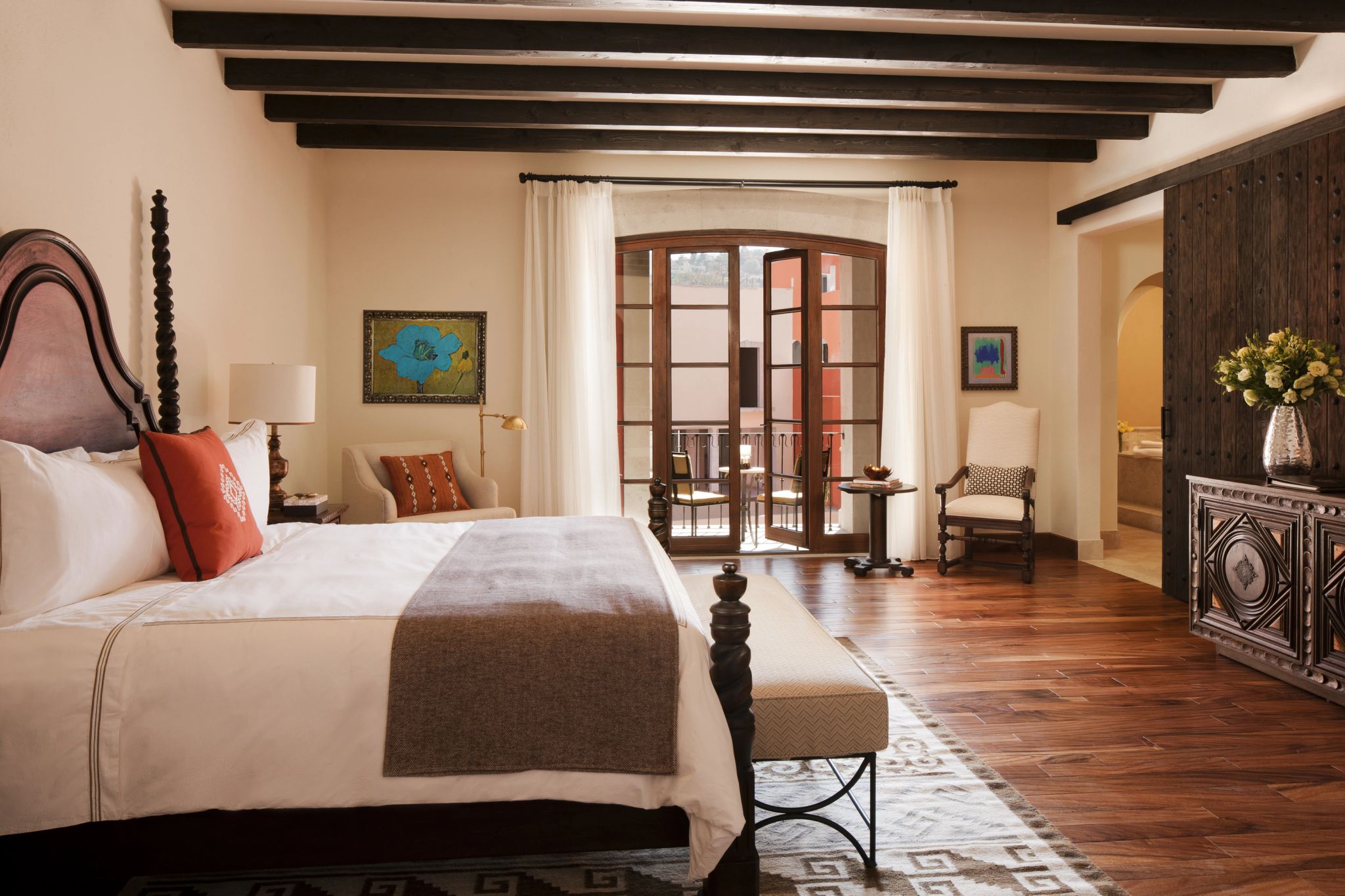 quarto colonial - decoracao autentica - cama de casal