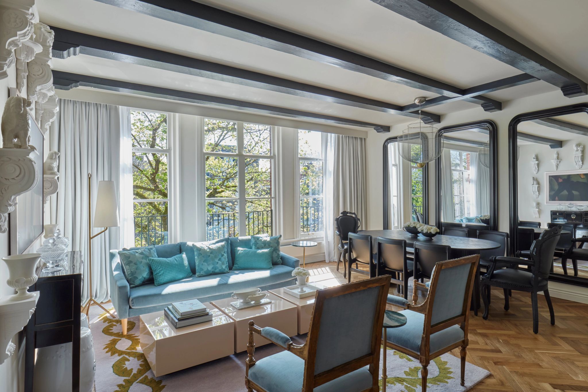 suite premium - sala de estar - mesa de jantar