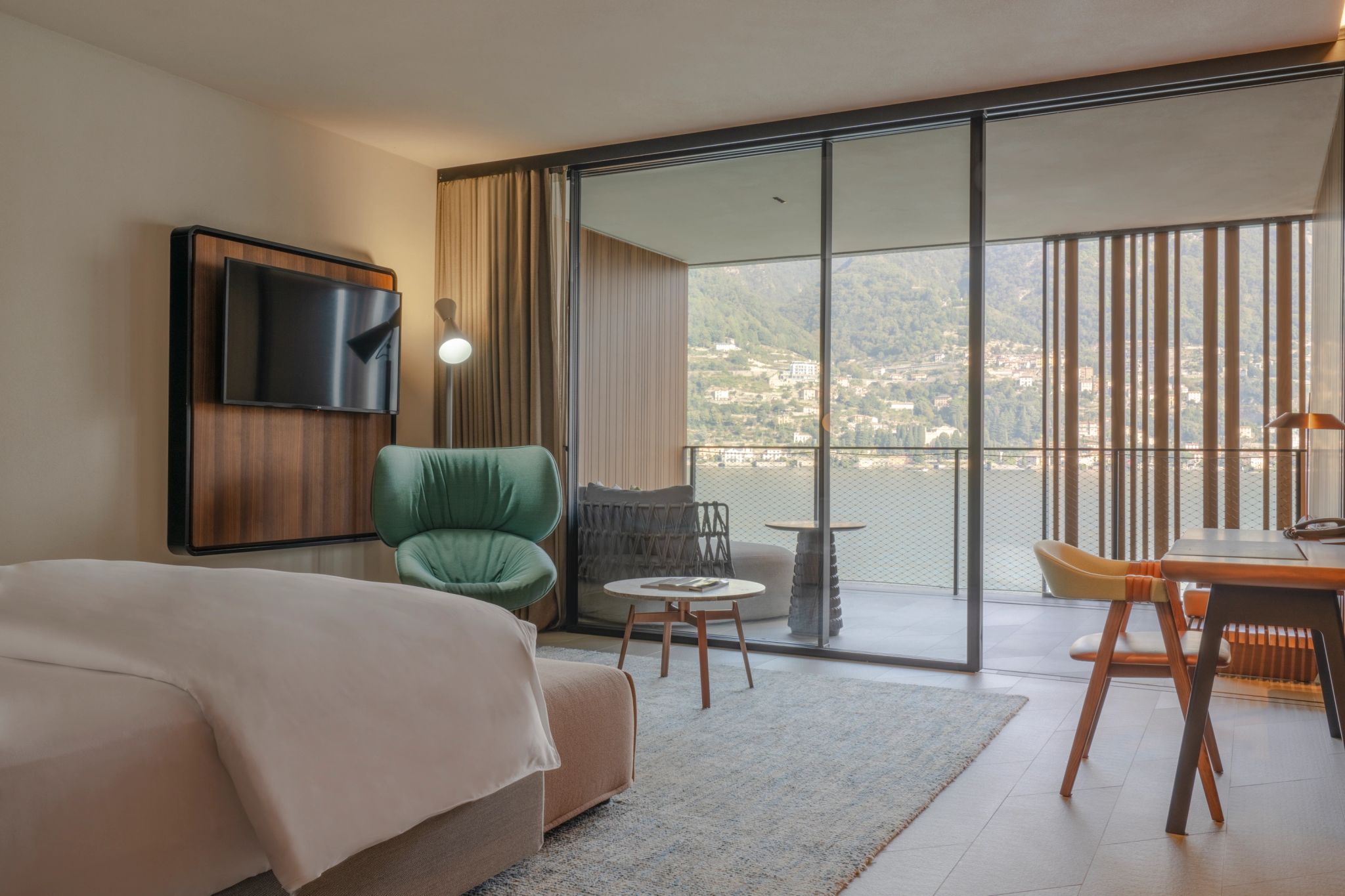 Grand Suite Lago suite do hotel - cama king-size - mesa de trabalho