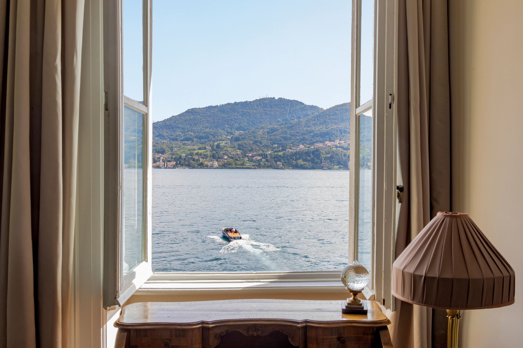Suite Emilia vista lago di como – janela ampla – suite com vista