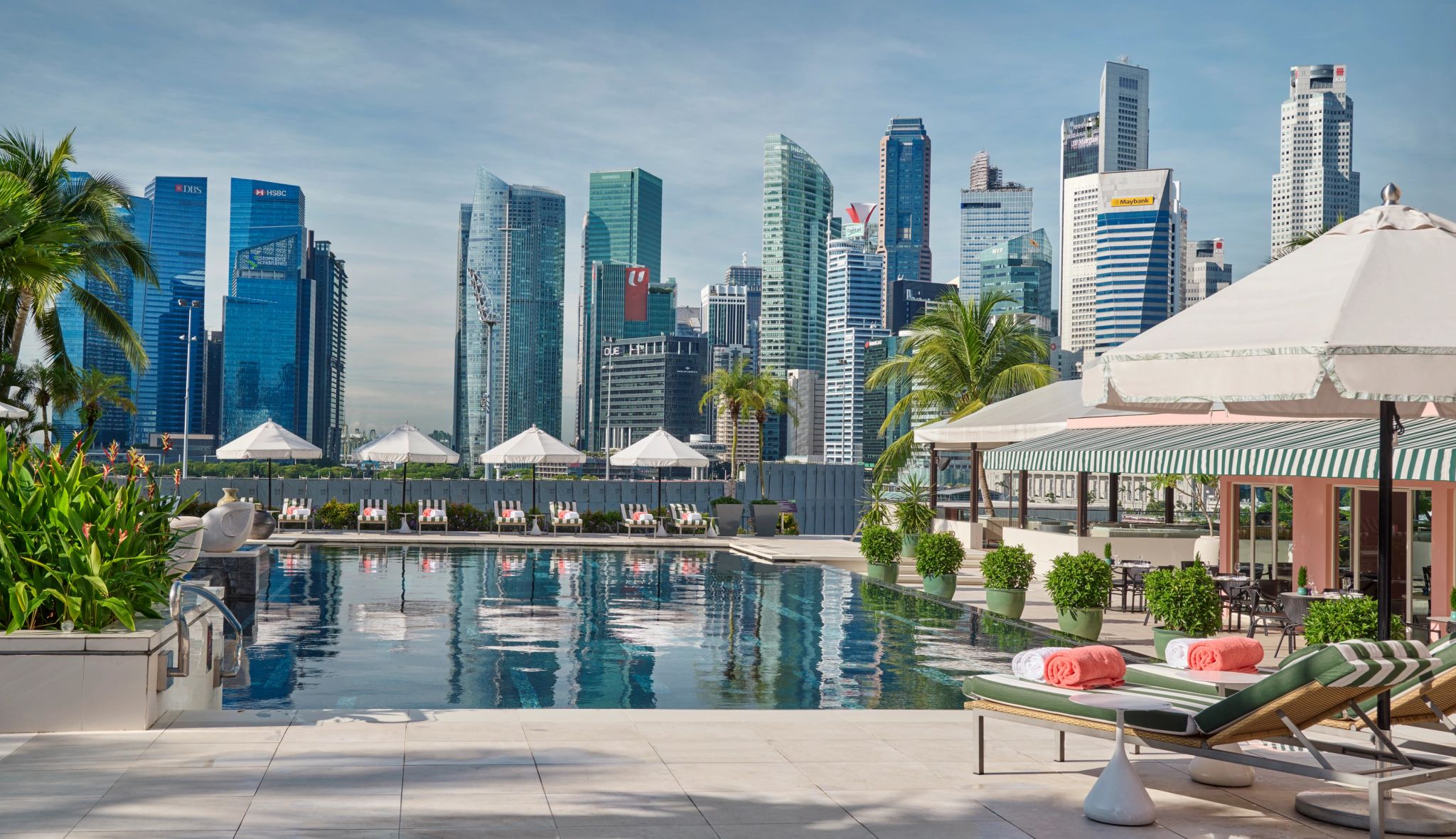 Piscina do hotel Mandarin Oriental, Singapore lazer ao ar livre - piscina externa - piscina de hotel - cidade de singapura - bem estar
