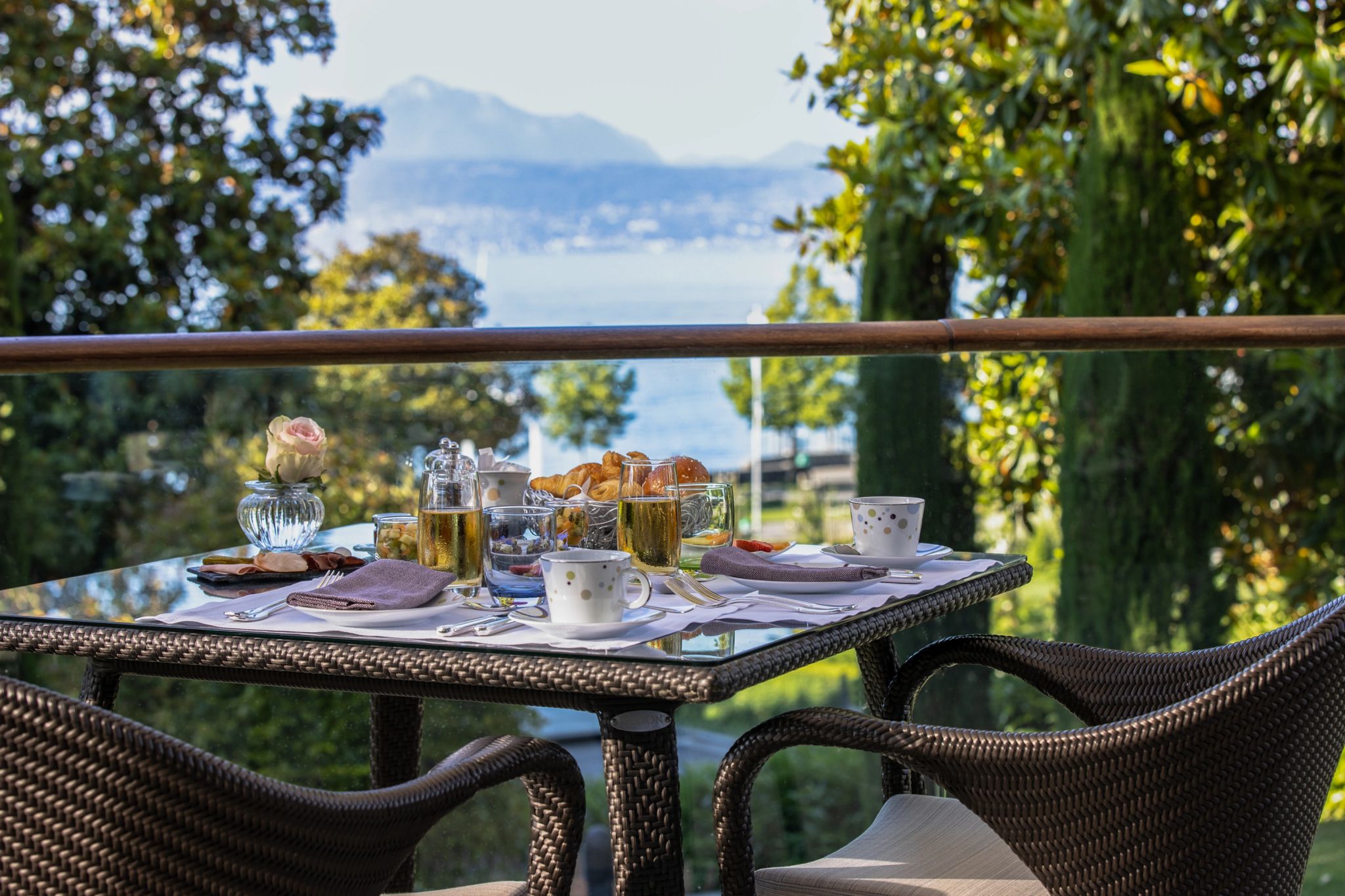 Gastronomia do Hotel cafe da manha no hotel – vista lago