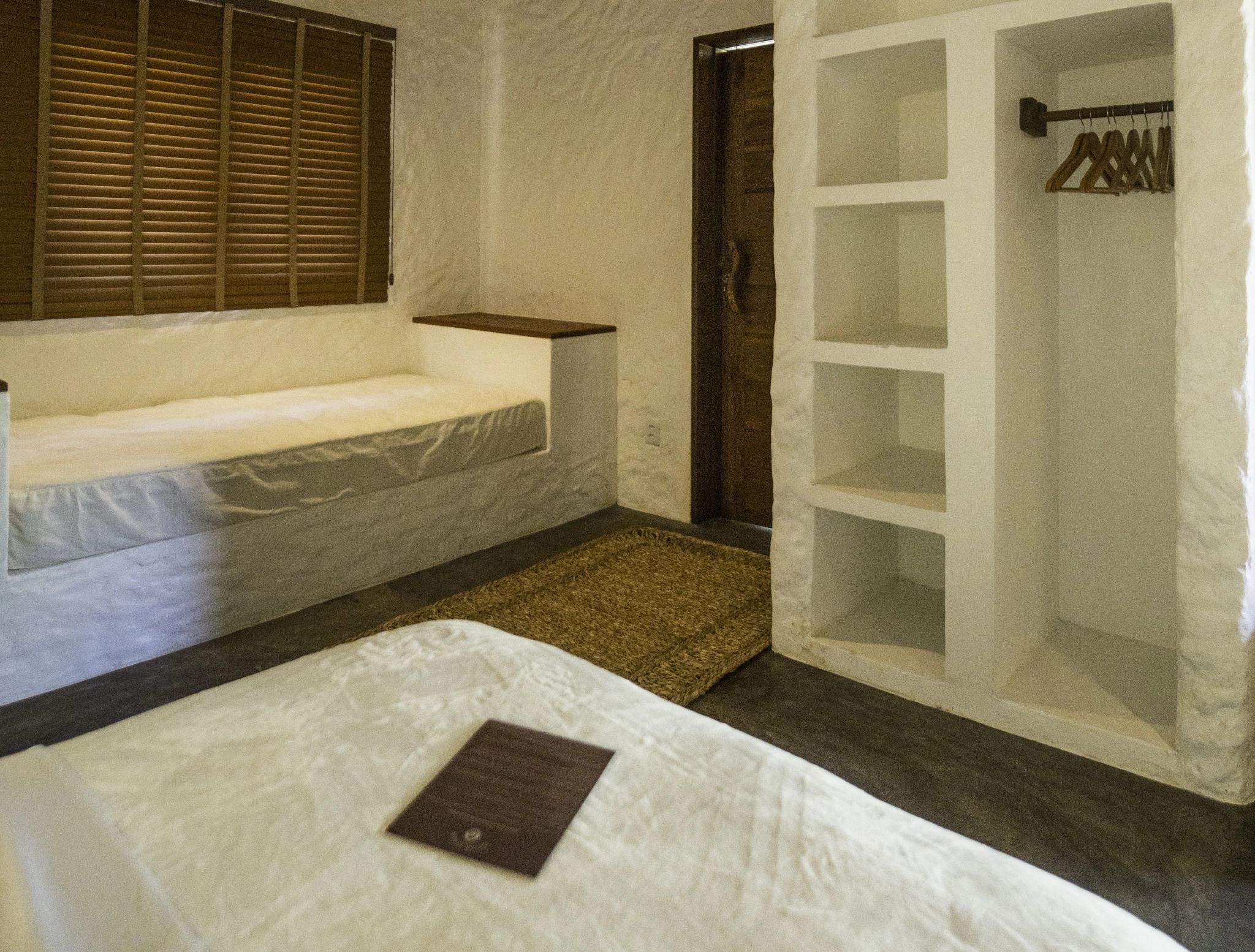 closet espaçoso - quarto com closet - bangalo moderno