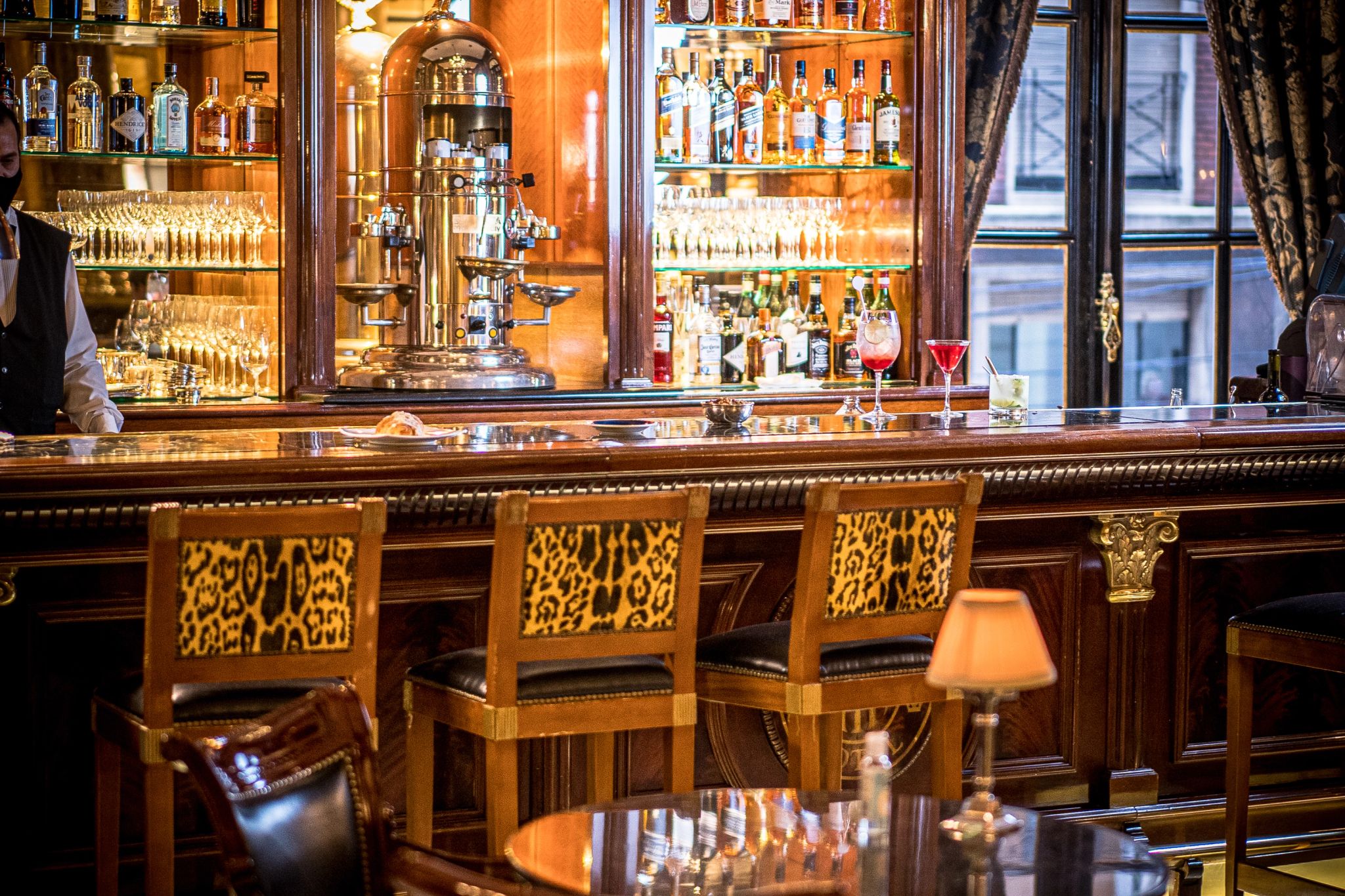 Lobby Bar balcao de bar - bar de luco - vitrine de bebidas