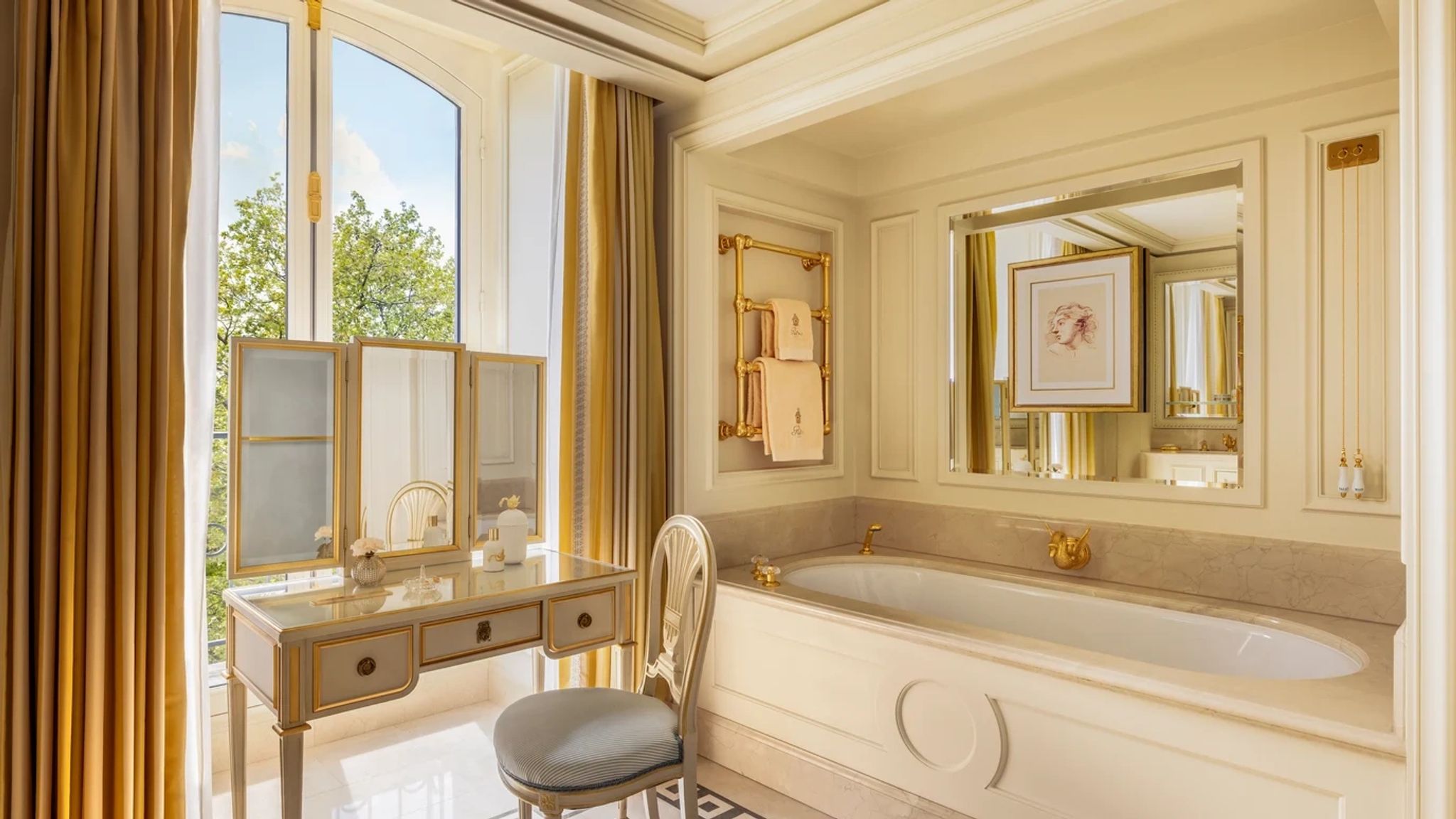 banheiro classico - banheira luxo - suite com banheira