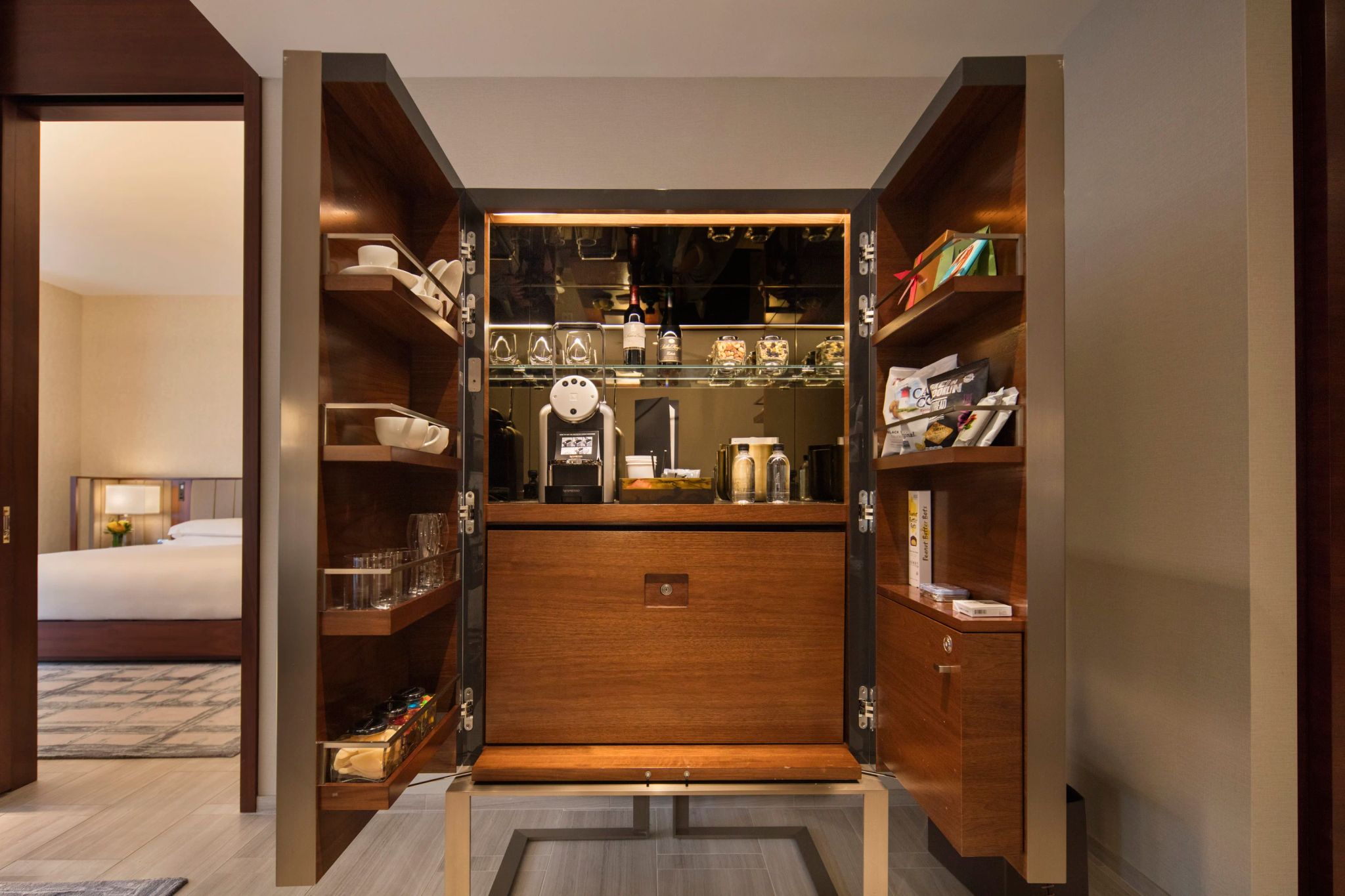 frigobar - cafeteira nespresso - residential suite - amenidades modernas - refeiçao privativa