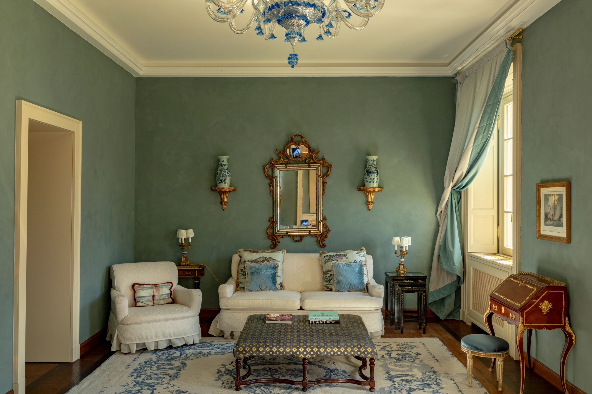 Grand Junior Suite in the Villa Lake View sala de estar – suite com sala – suite de luxo