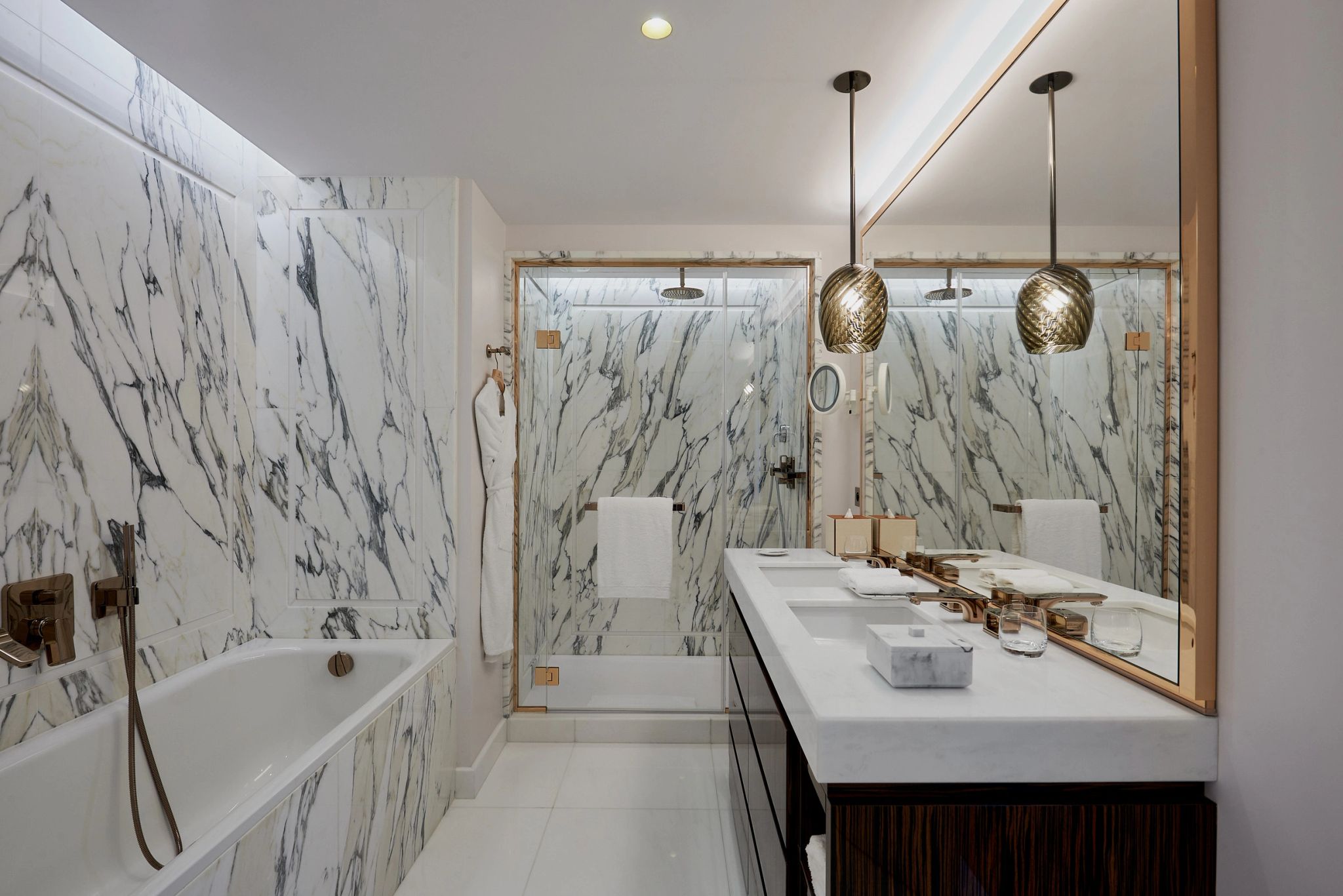 One Bedroom Residence City View banheira de imersao - banheiro em marmore - banho relaxante