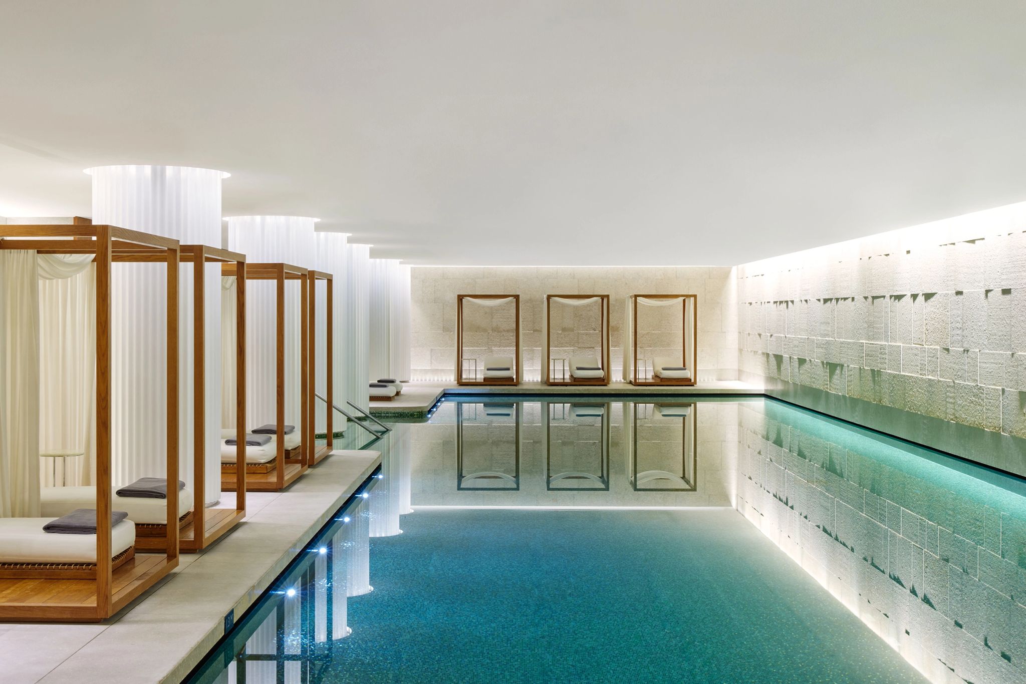 hotel com piscina - piscina coberta - piscina aquecida - atividades de lazer