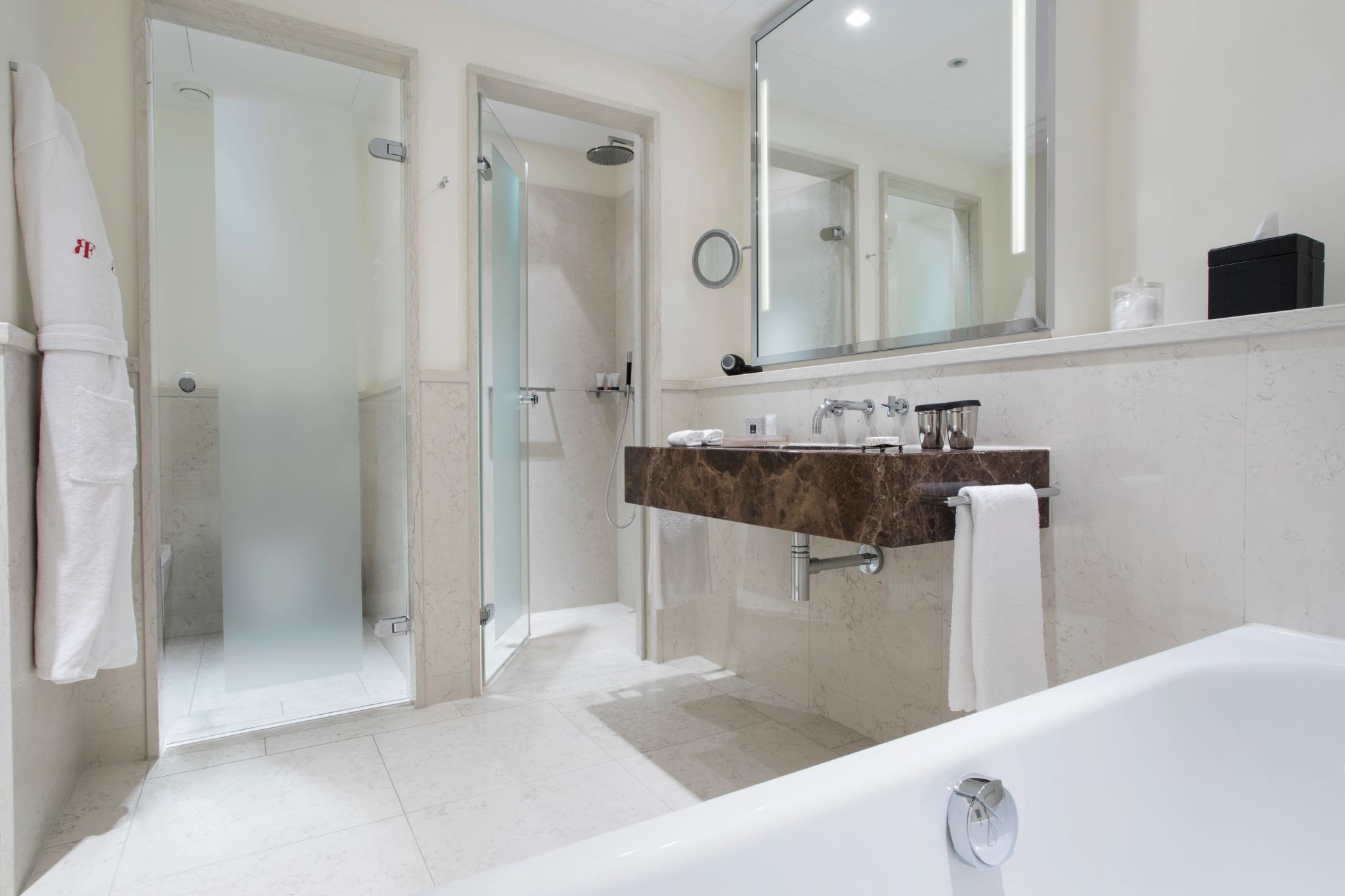 banheiro com banheira – banheira de imersao