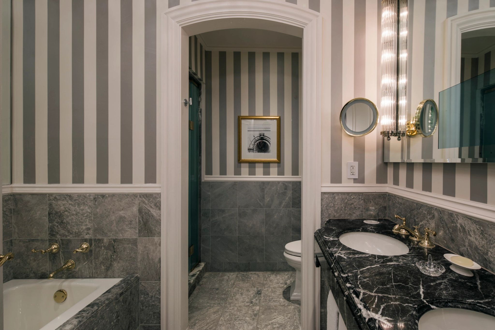 Madison - Butler Service Two Double banheira de imersao – banheiro em marmore – pia dupla