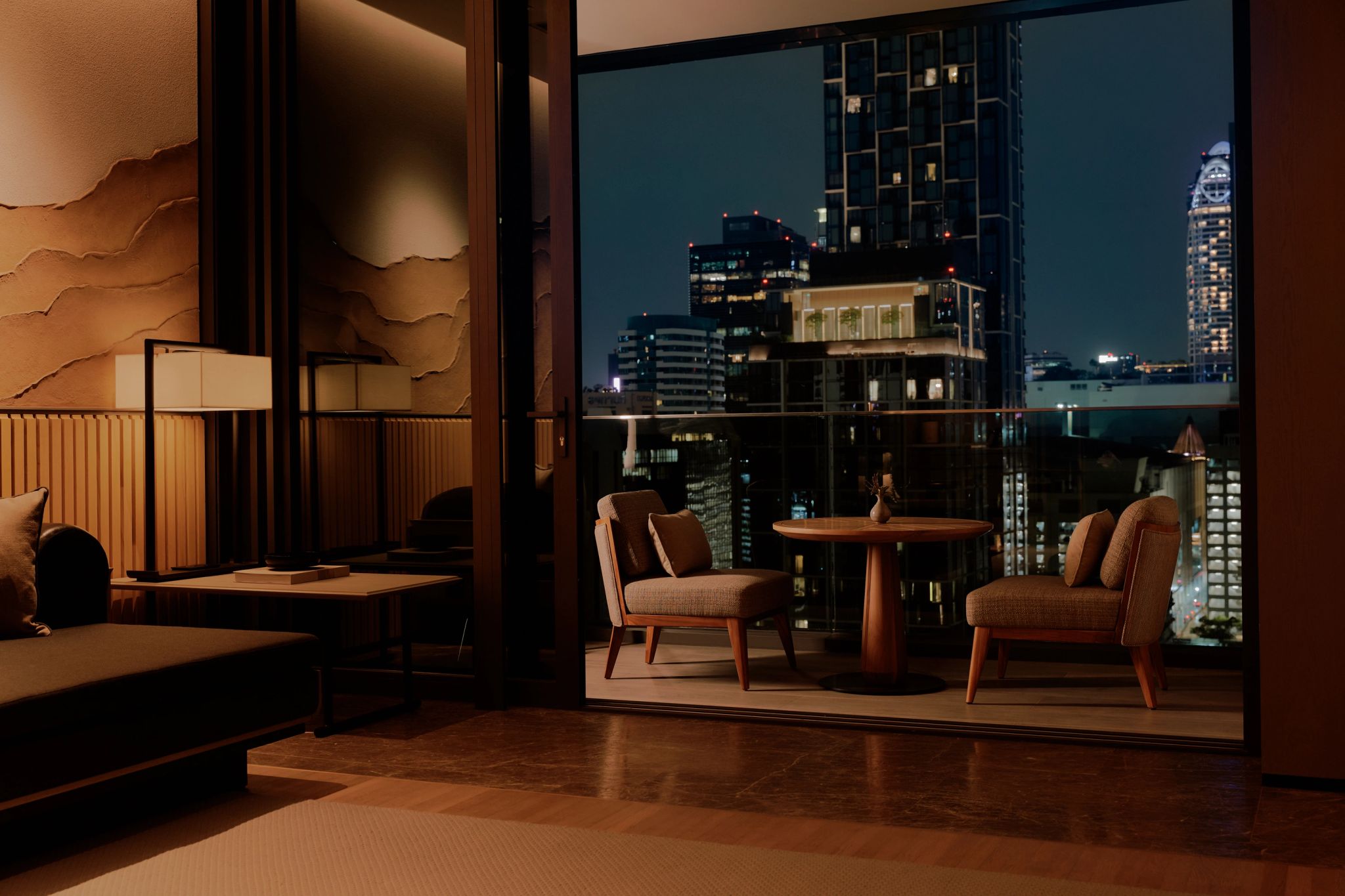 Terrace Suite vista cidade de bangkok - suite com vista - area gourmet