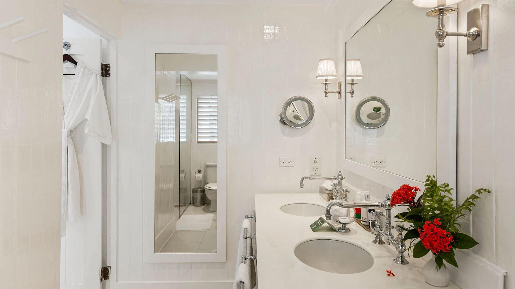 Premium Ocean View King  banheuro com pia dupla - banheiro moderno - banheiro casal