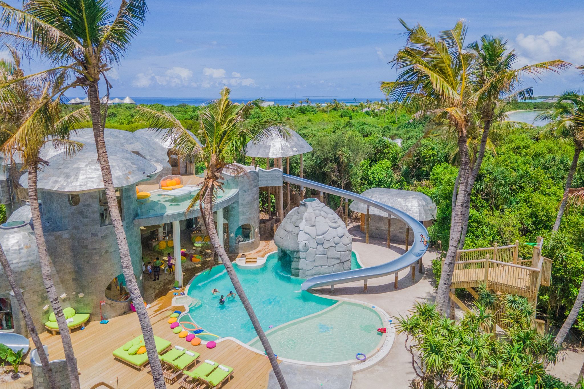 Kids Club Den kids club - espaço kids - parque aquatico - piscina externa