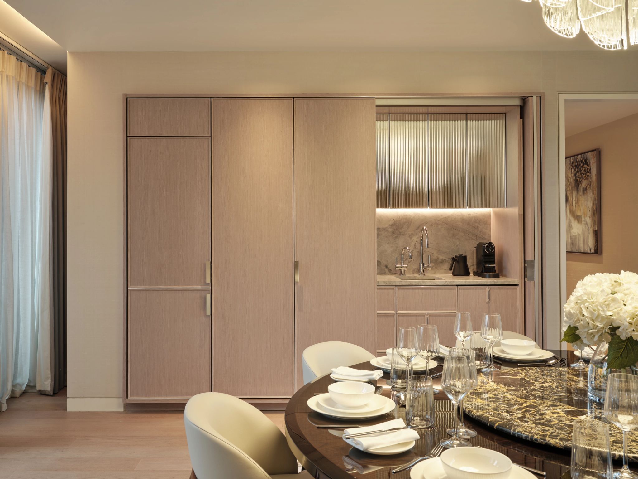 Two Bedroom Duplex Apartment sala de jantar - moveis planejados - area gourmet