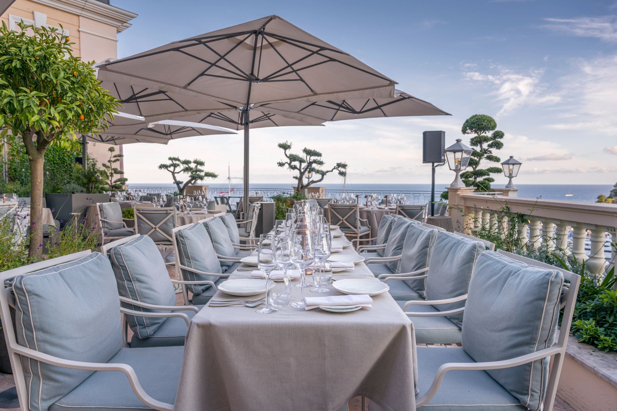 mesa de jantar - almoço em familia - almoço vista mar - restaurante vista mar