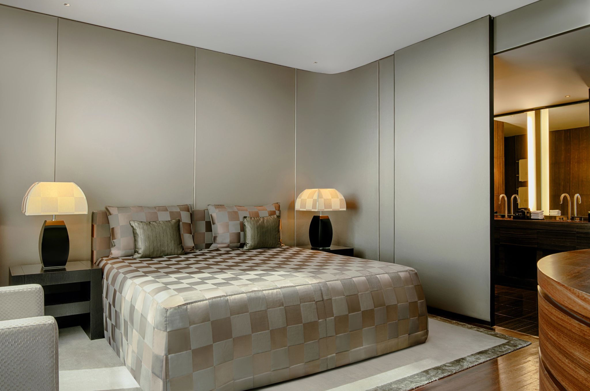Armani Premiere quarto de luxo - cama king-size – vista dubai