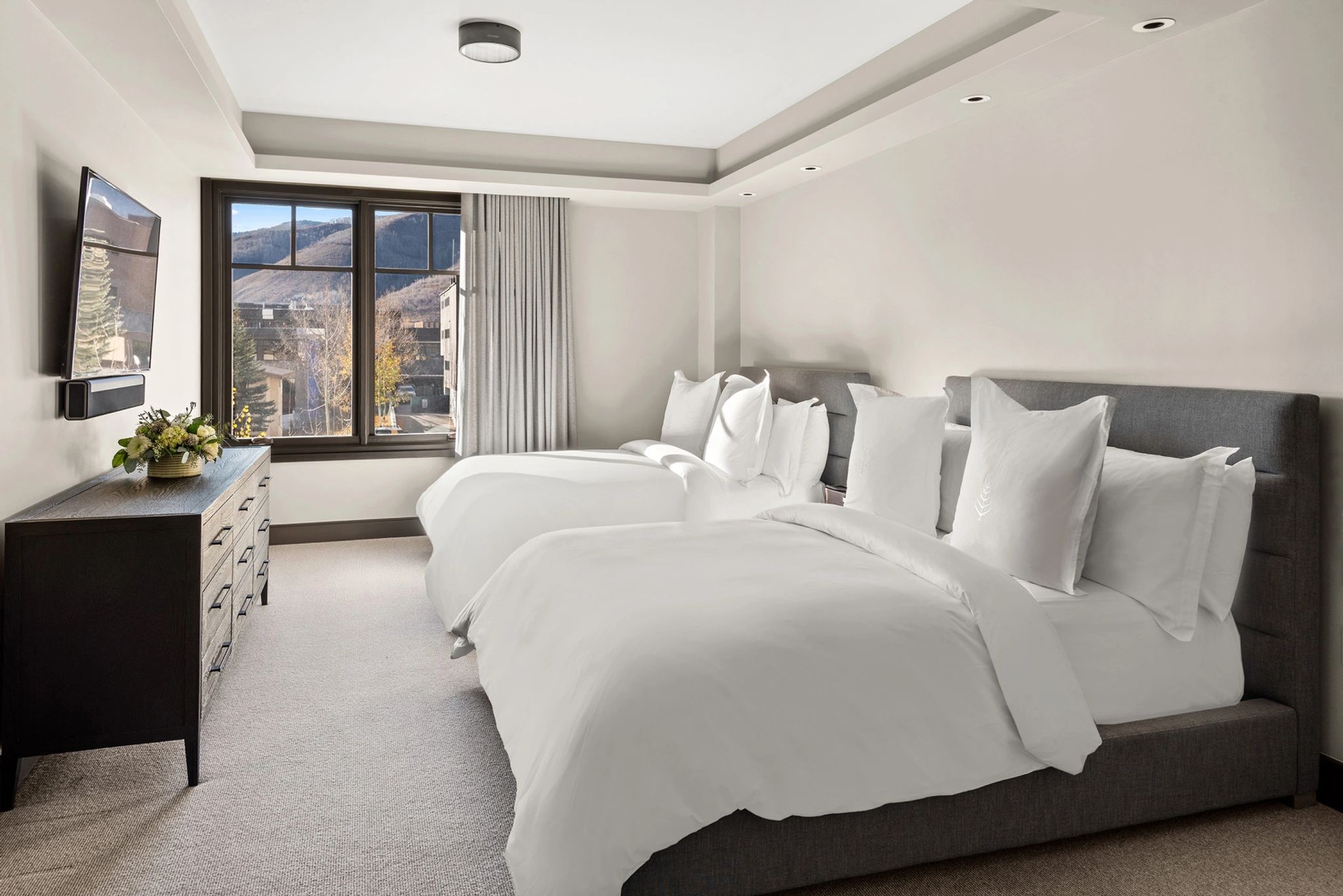 Woods Five Bedroom Residence cama king - quarto vista vail - quarto com duas camas