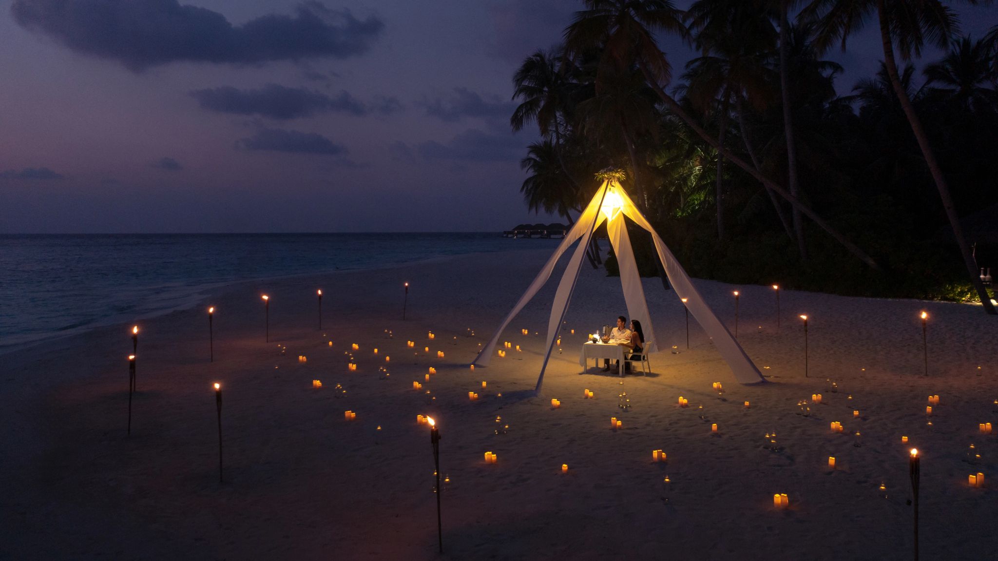 jantar a luz de velas – jantar romantico – jantar na praia