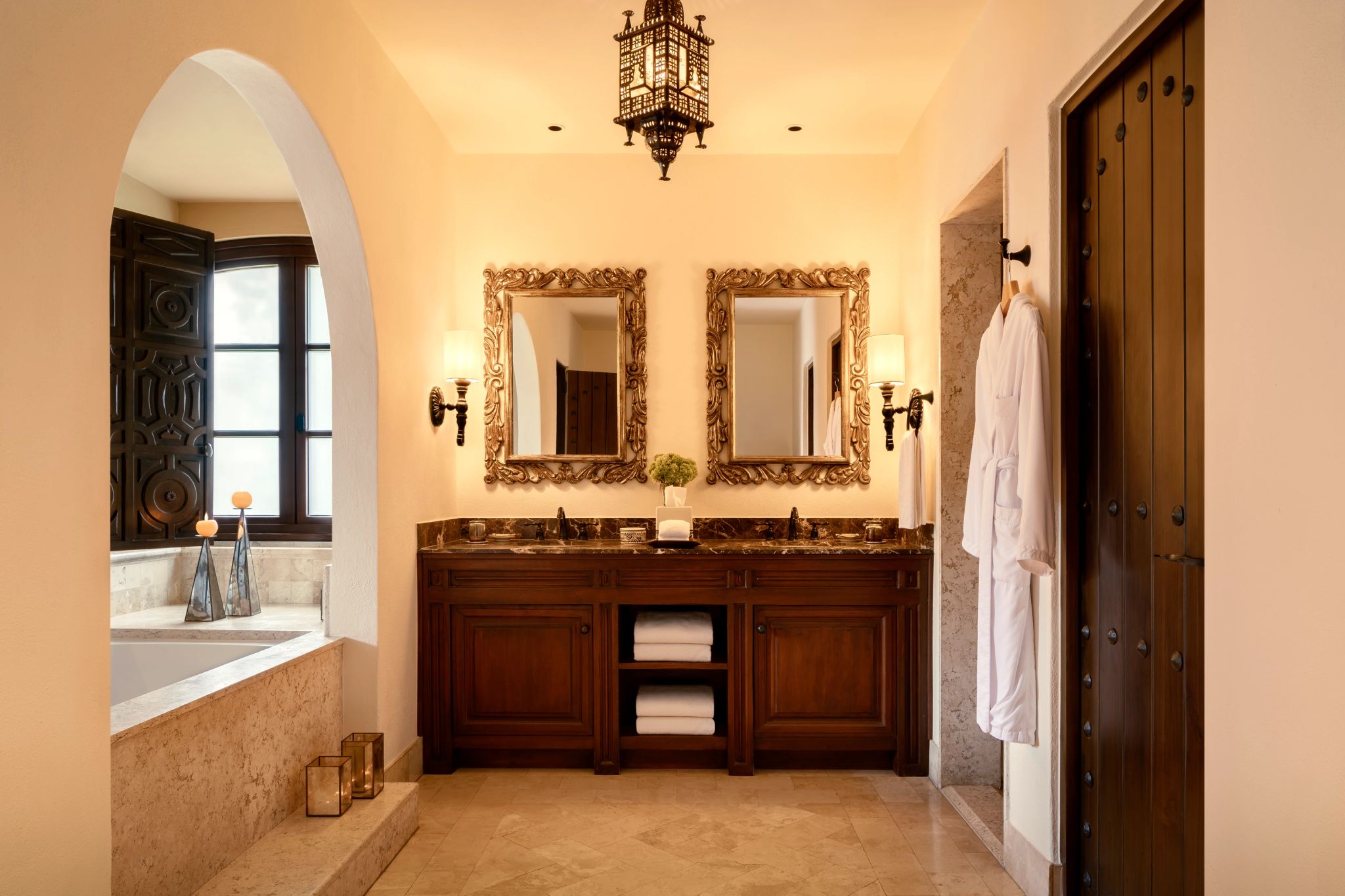 Deluxe Colonial King banheiro de luxo - pia dupla - banho premium