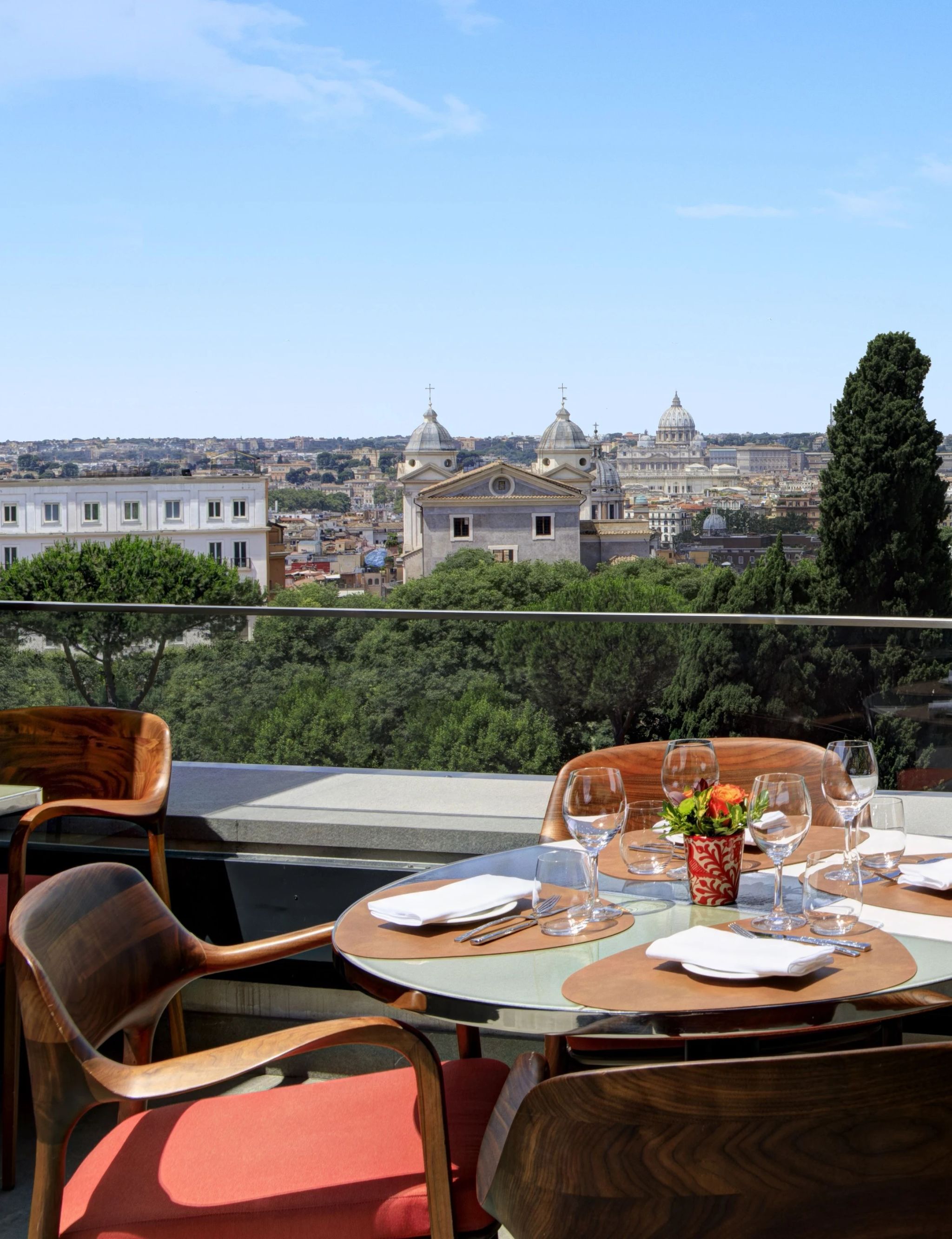 hotel eden - terraço em roma - terraço vista roma - almoço ao ar livre