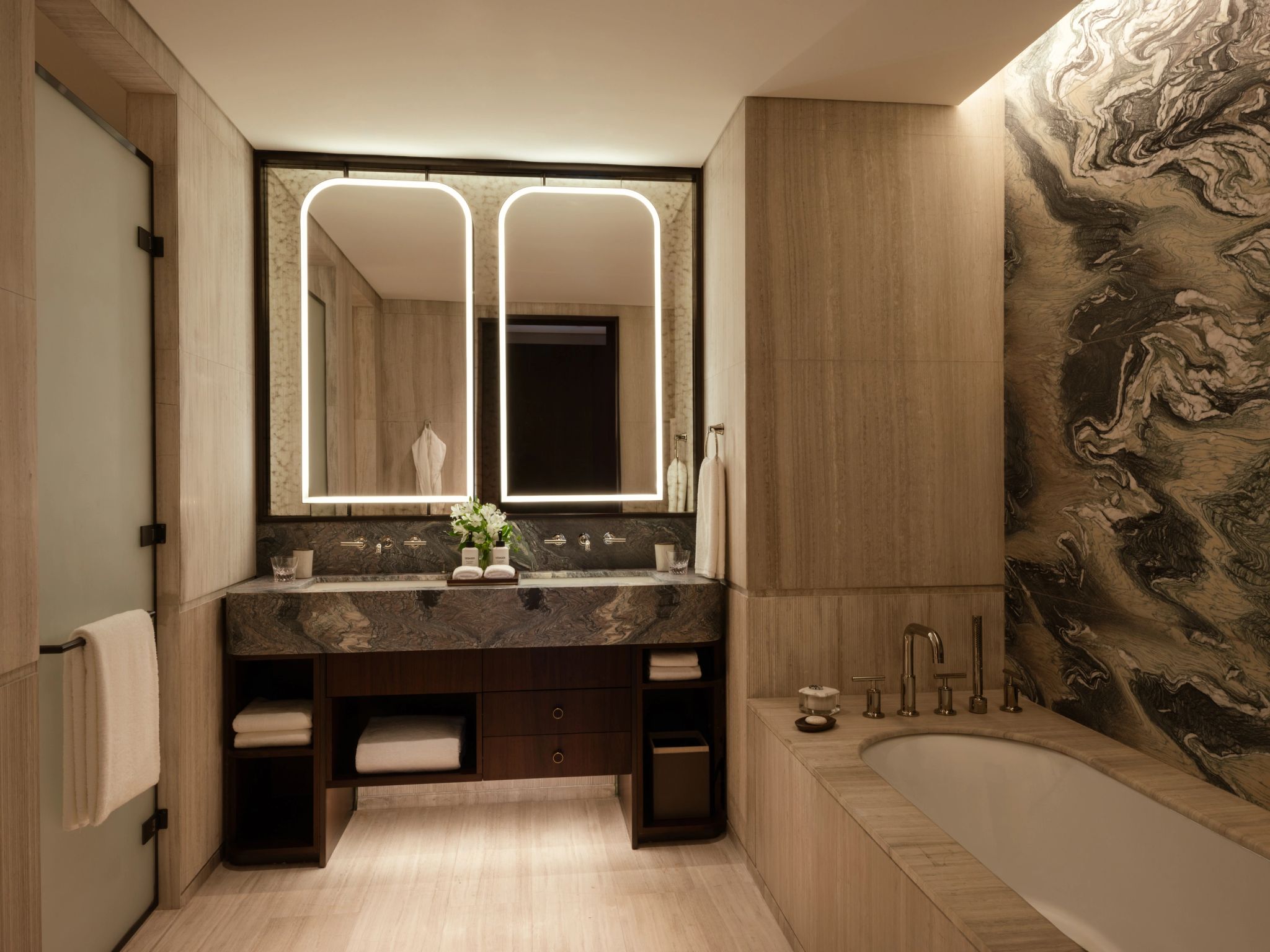 One Bedroom Lusail View Apartament banheira de imersao - banho premium - banho de banheira