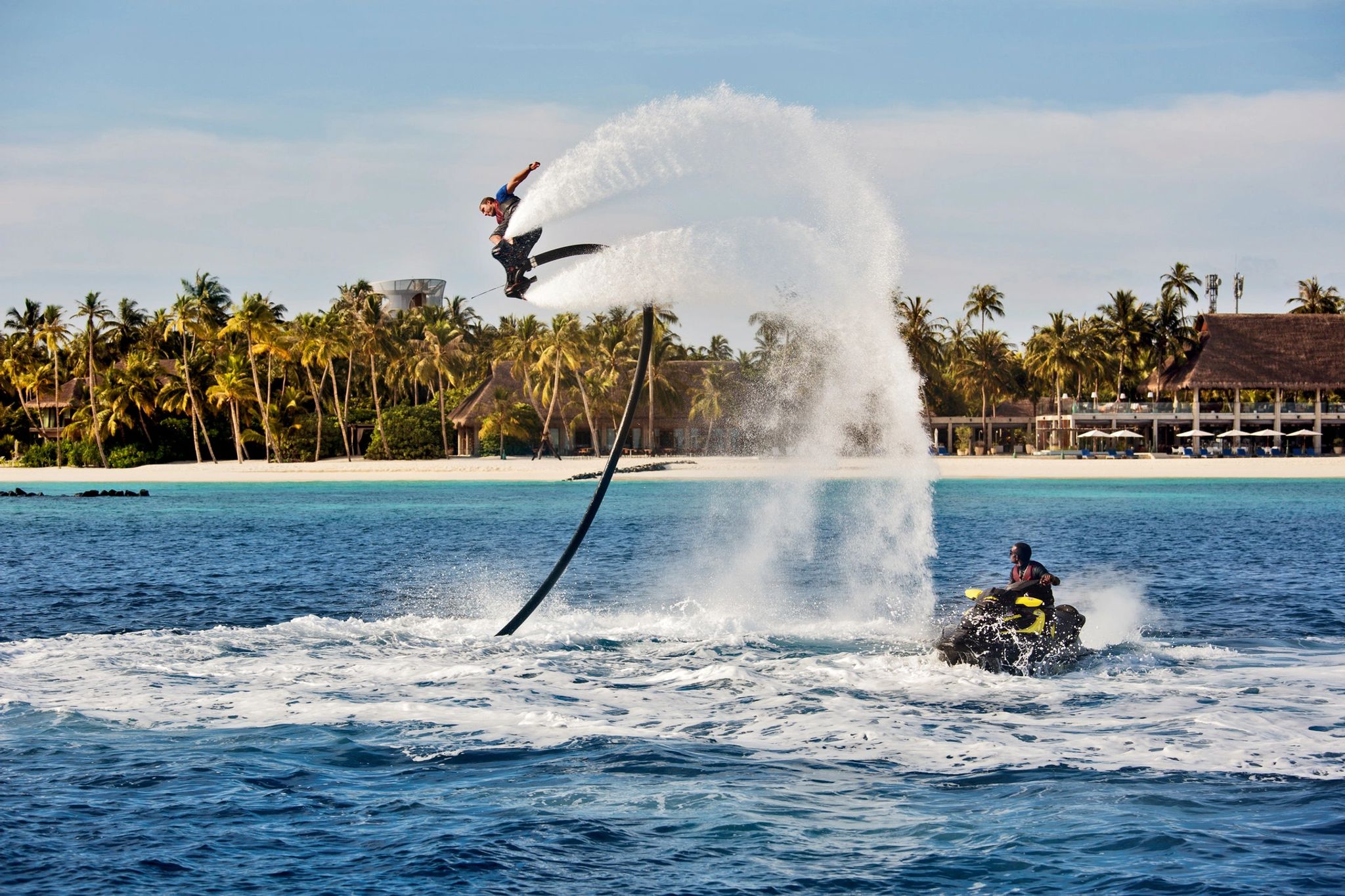 mar azul turquesa – esporte aquatico – ilha paradisiaca