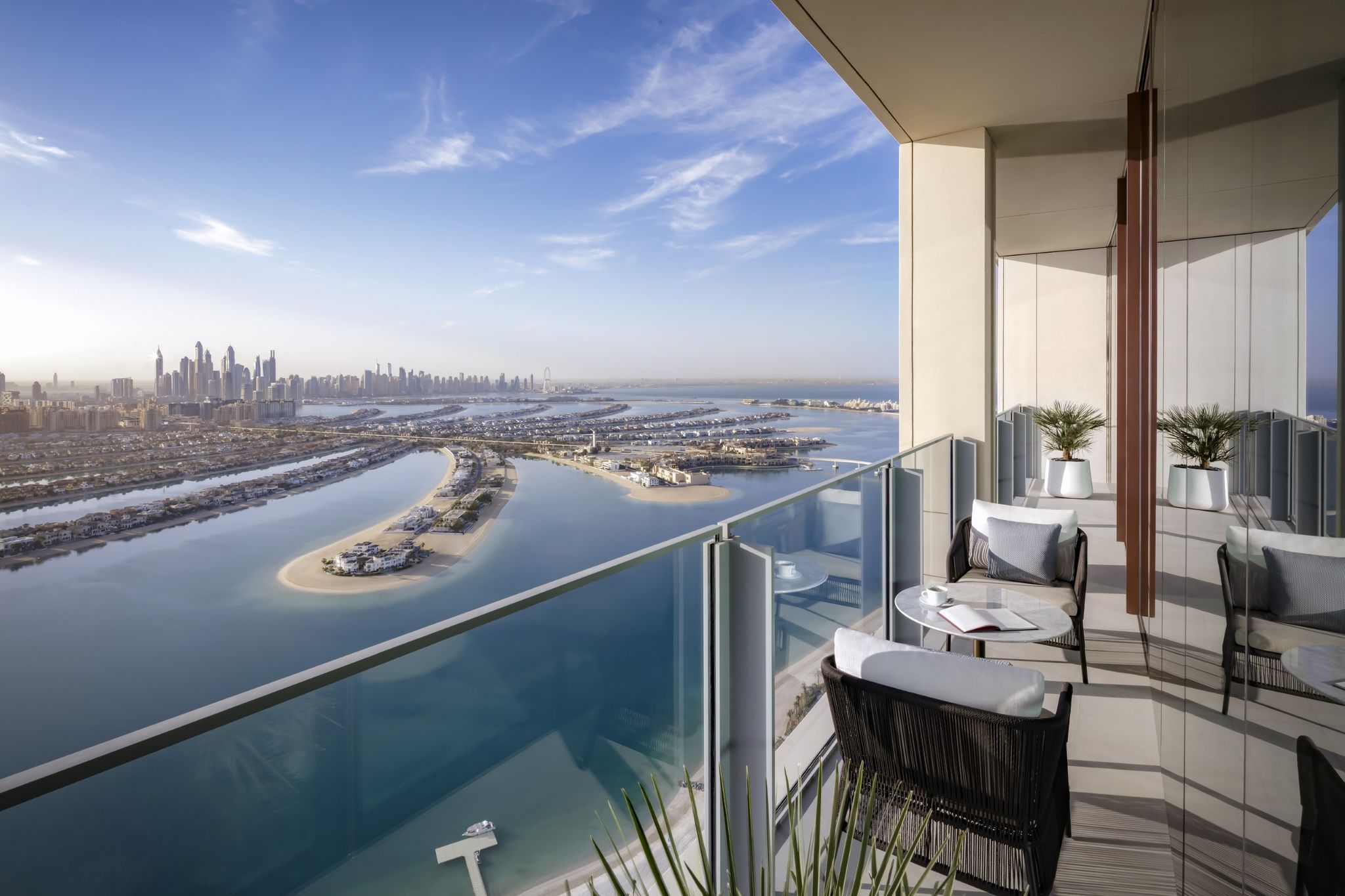 vista panoramica – vista palm island – junior sky view suite