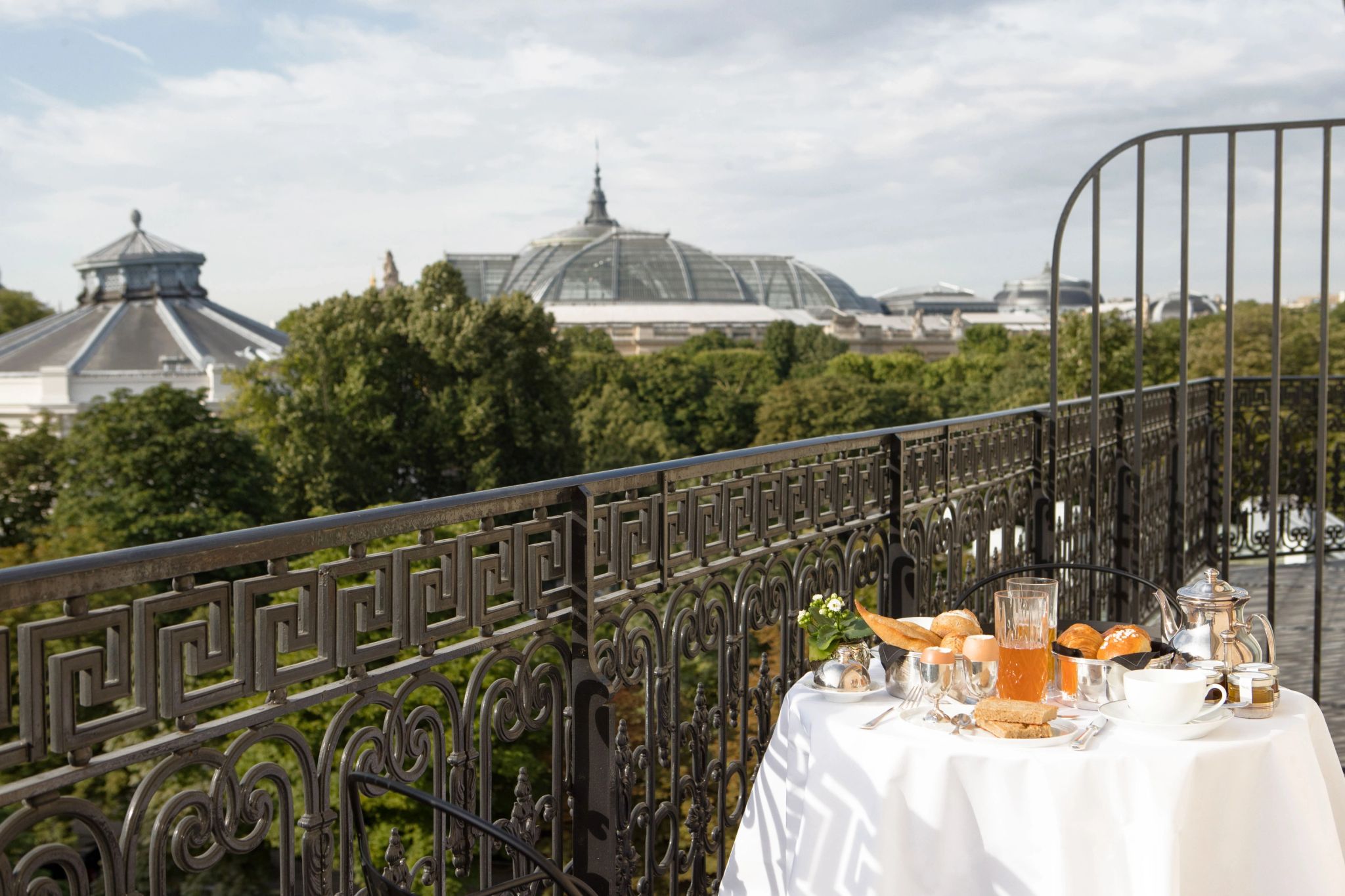 terraço vista paris - suite com terraço - refeiçao ao ar livre