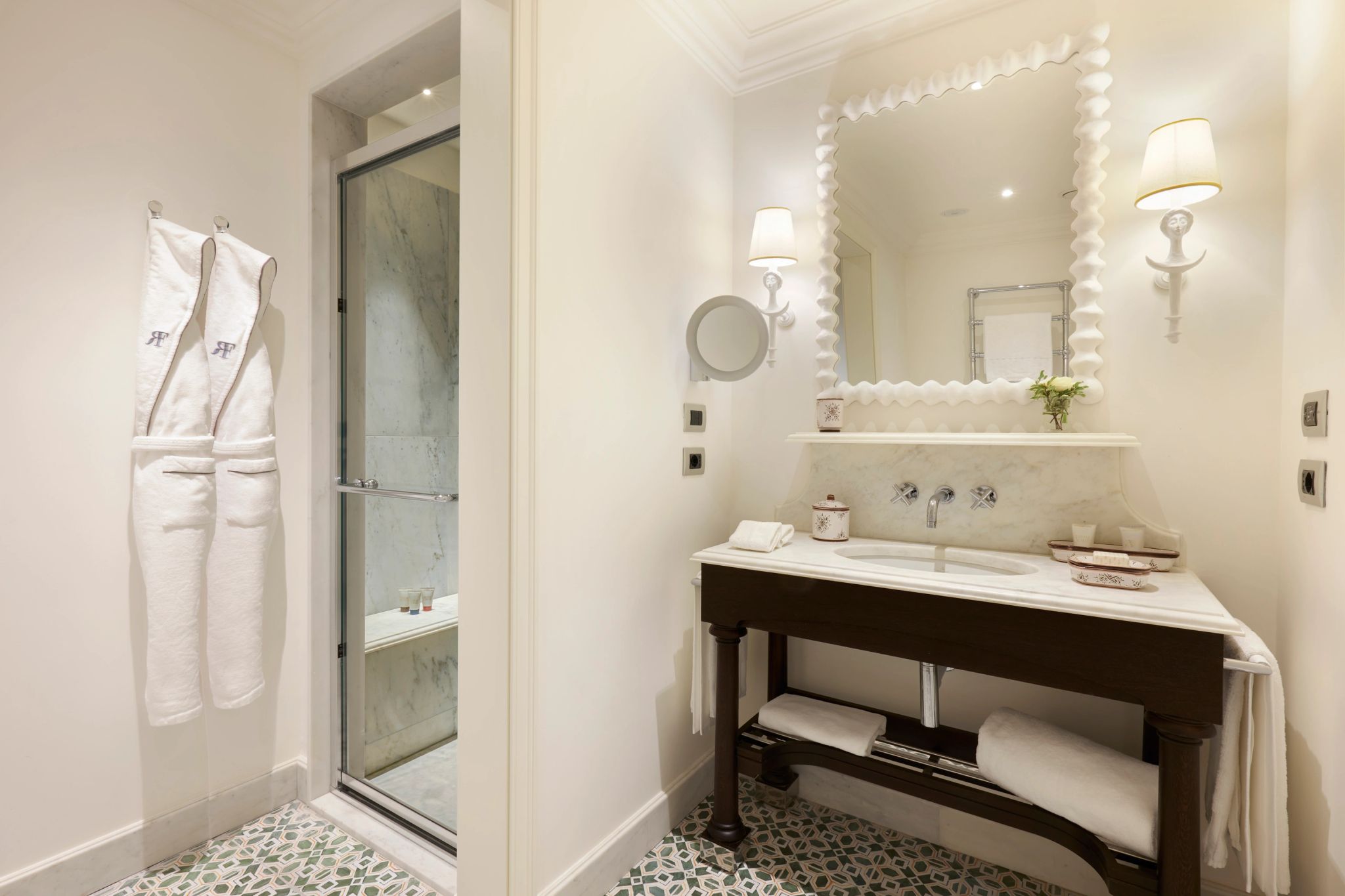 Deluxe Room Sea View and Terrace banho premium – banheiro de luxo – banheiro hotel - chuveiro alta pressao