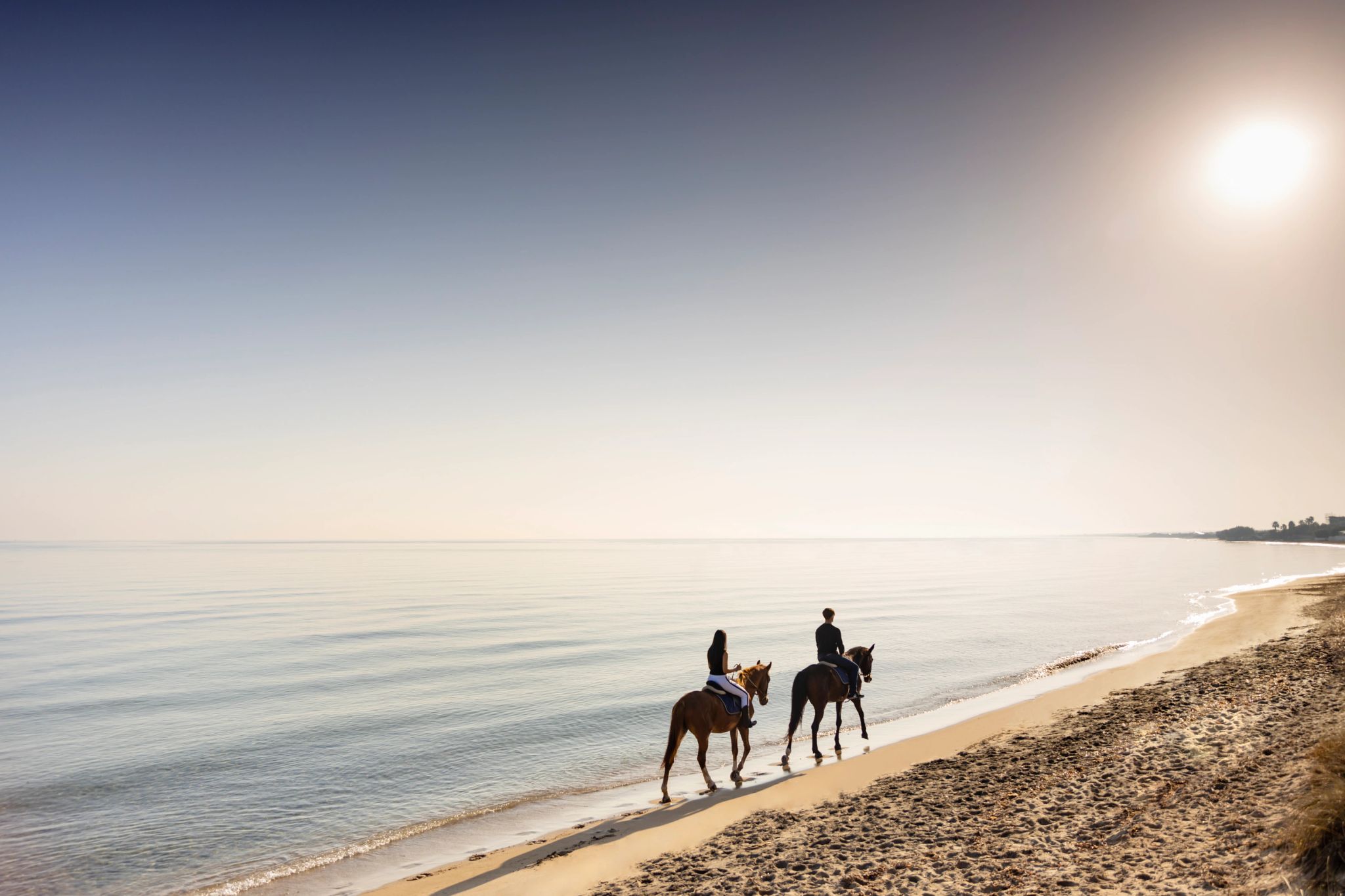 hotel na praia - praia - passeio a cavalo - passeio ao ar livre - hipismo - passeio beira mar