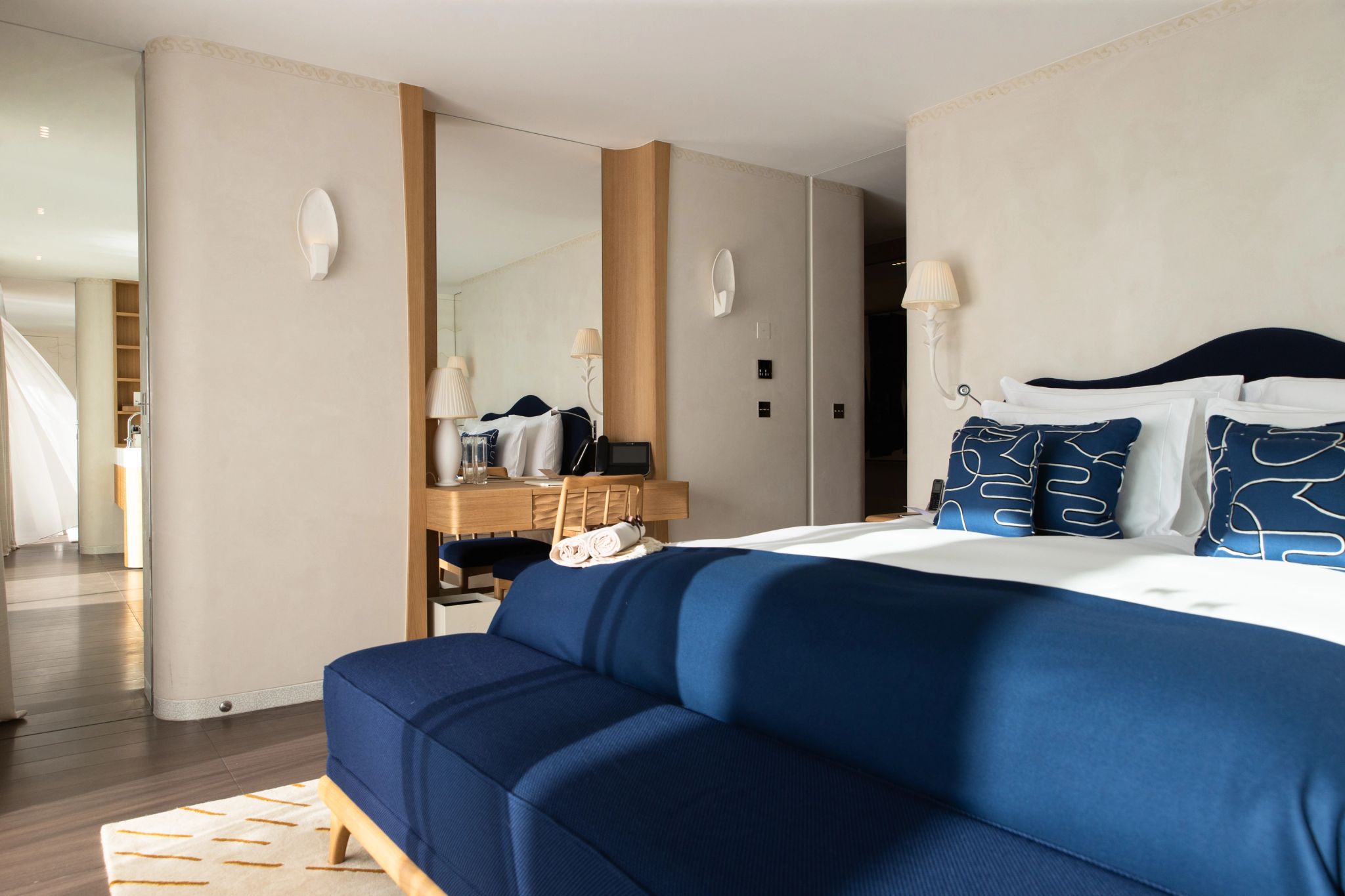 Escalet Suite cama king - suite para familia – cama de hotel – suite grande