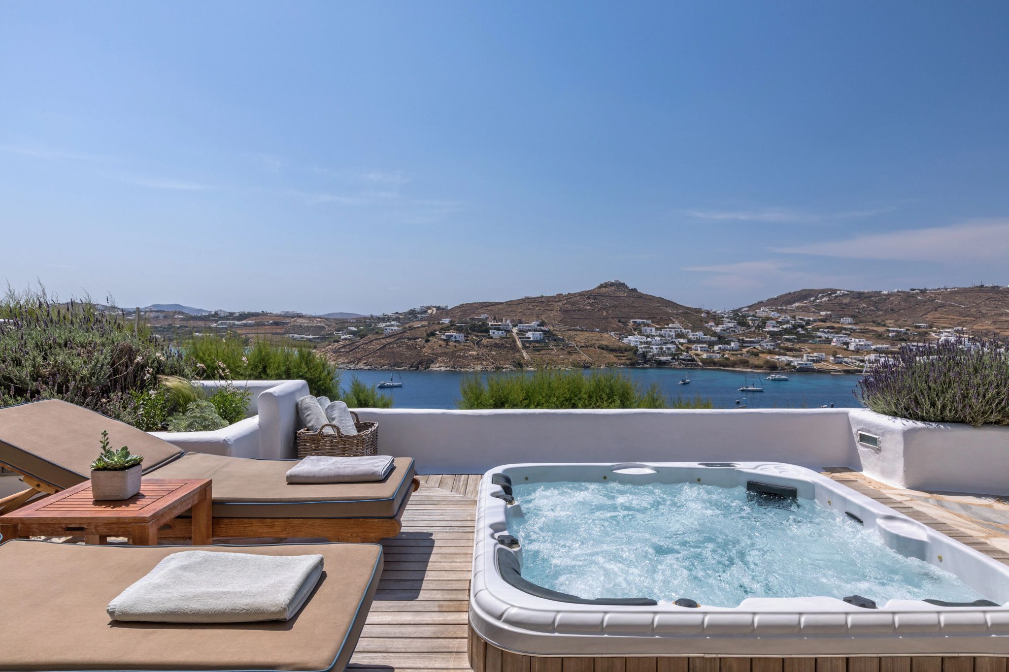 terraço privativo - banho de sol - jacuzzi ao ar livre